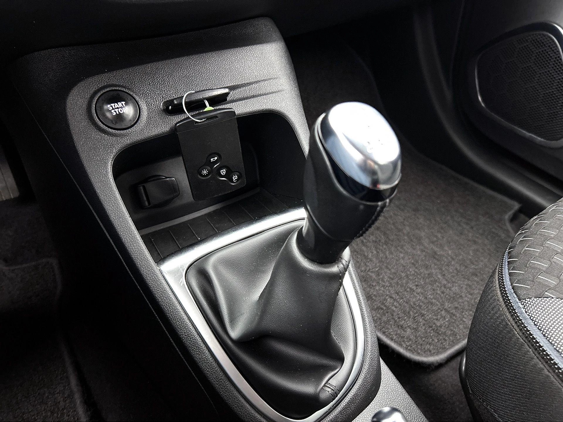 Renault-Captur-image-27