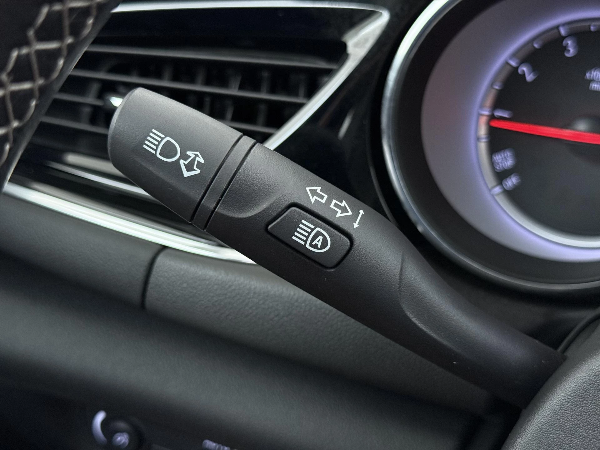 Opel-Insignia-image-18