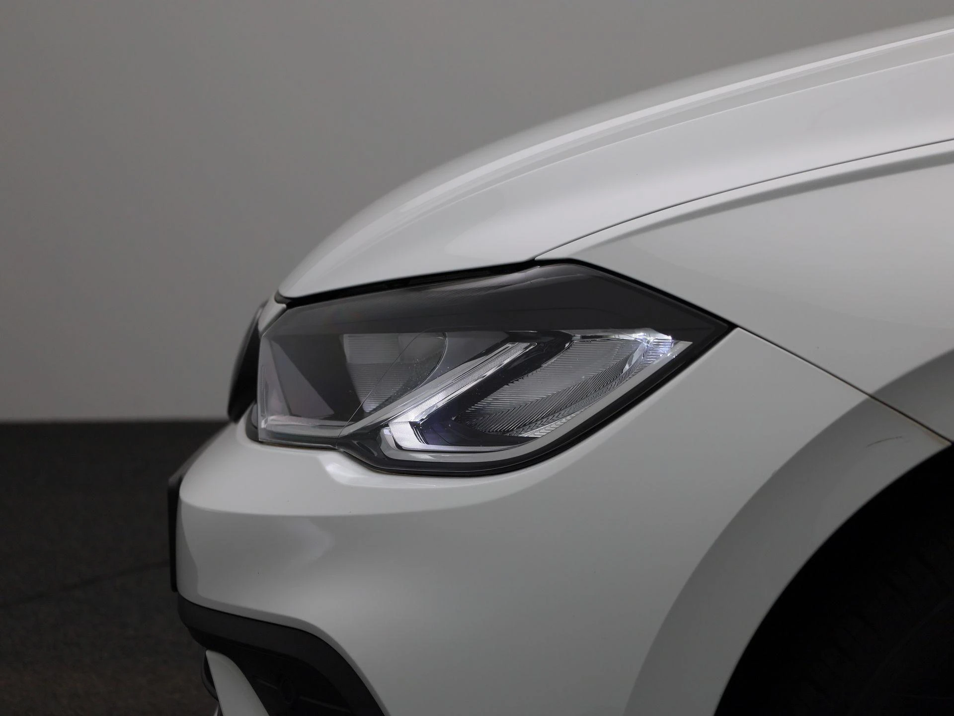 Volkswagen-Polo-image-16