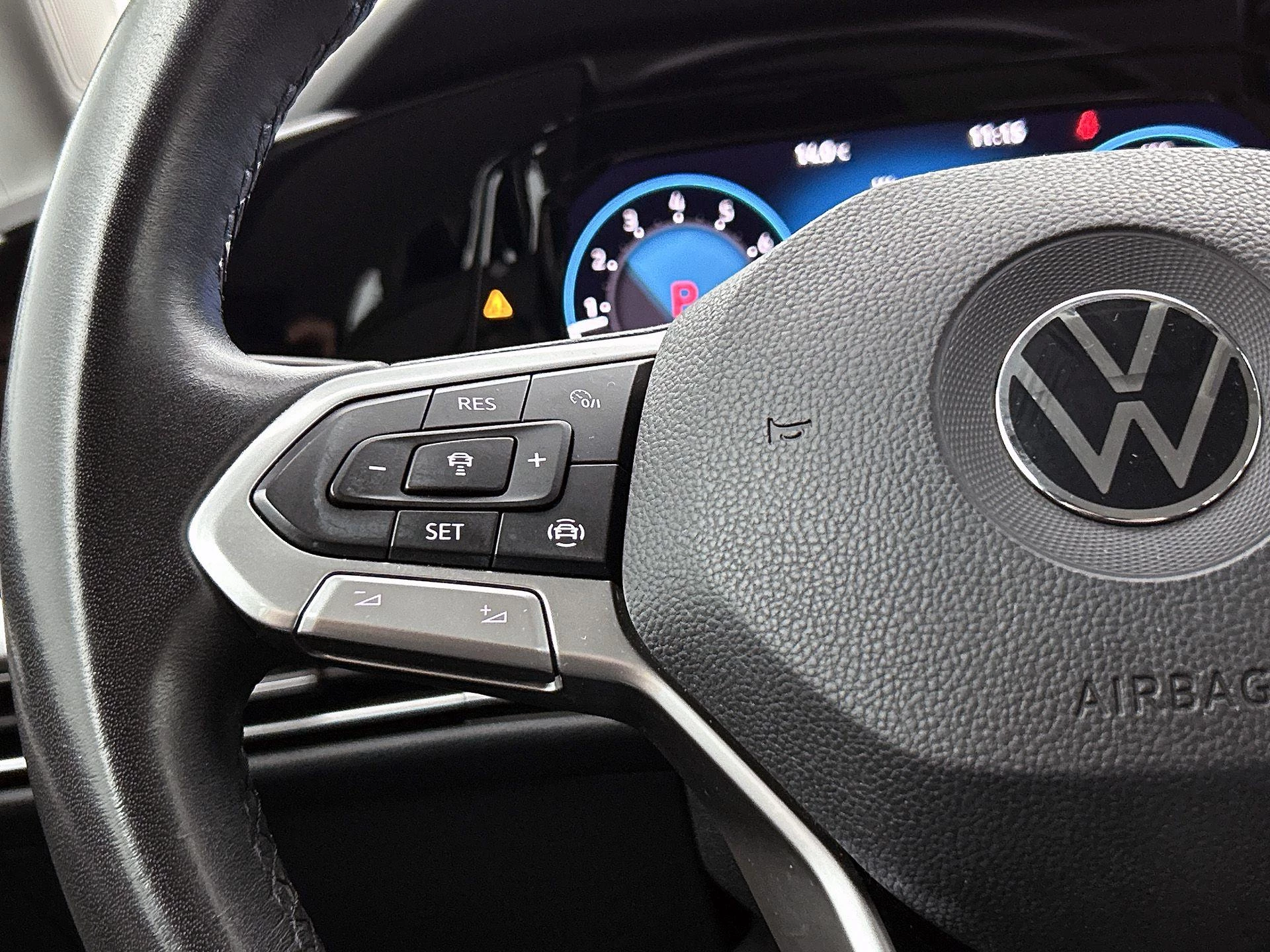 Volkswagen-Golf-image-5
