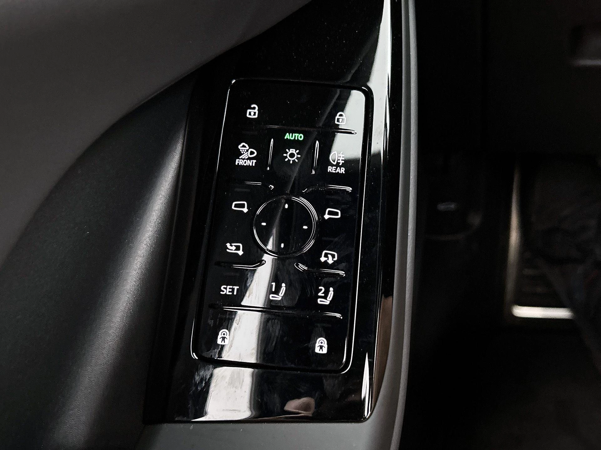 Audi-Q6 e-tron-image-27