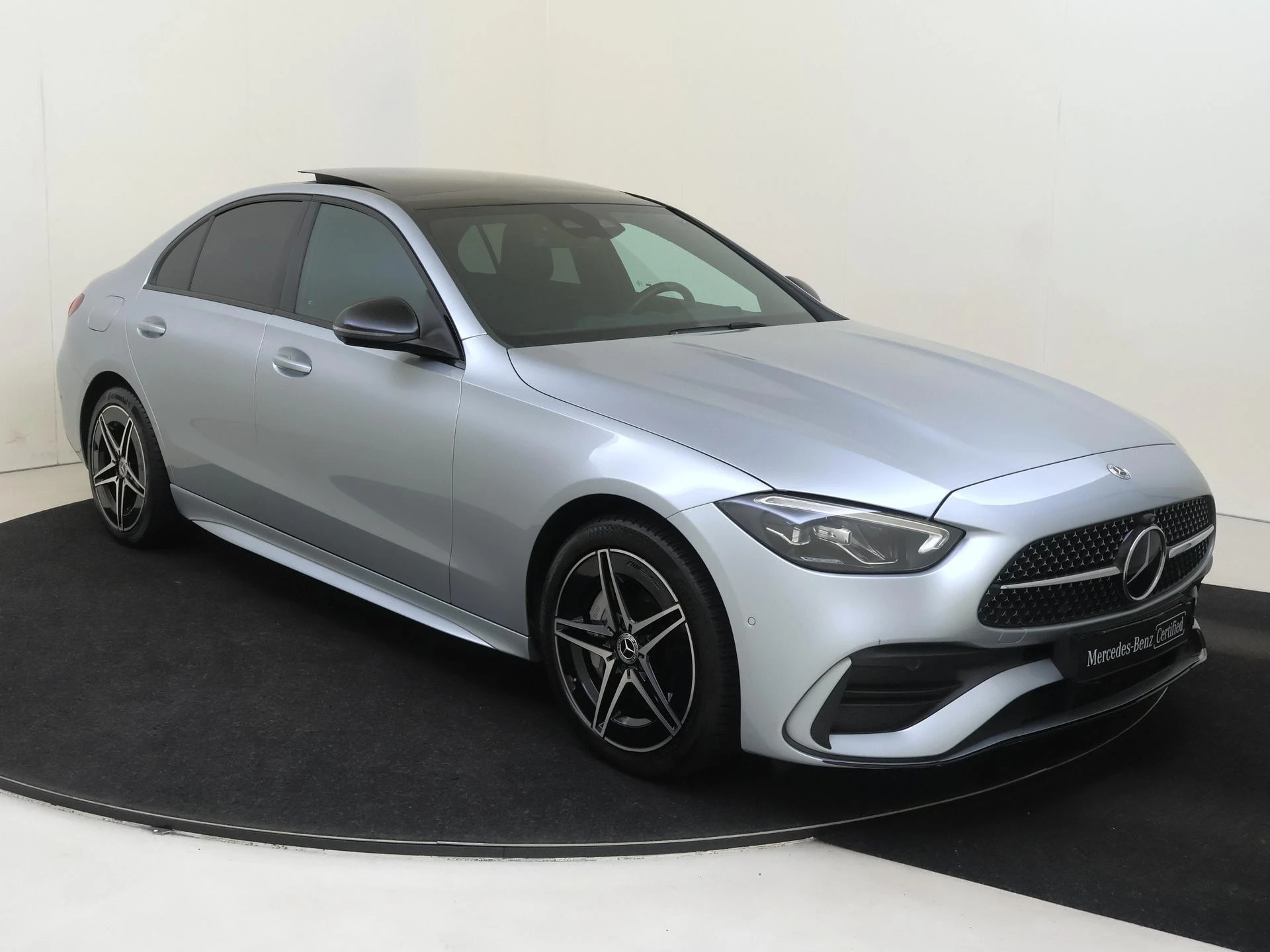 Mercedes-Benz-C-Klasse-image-1
