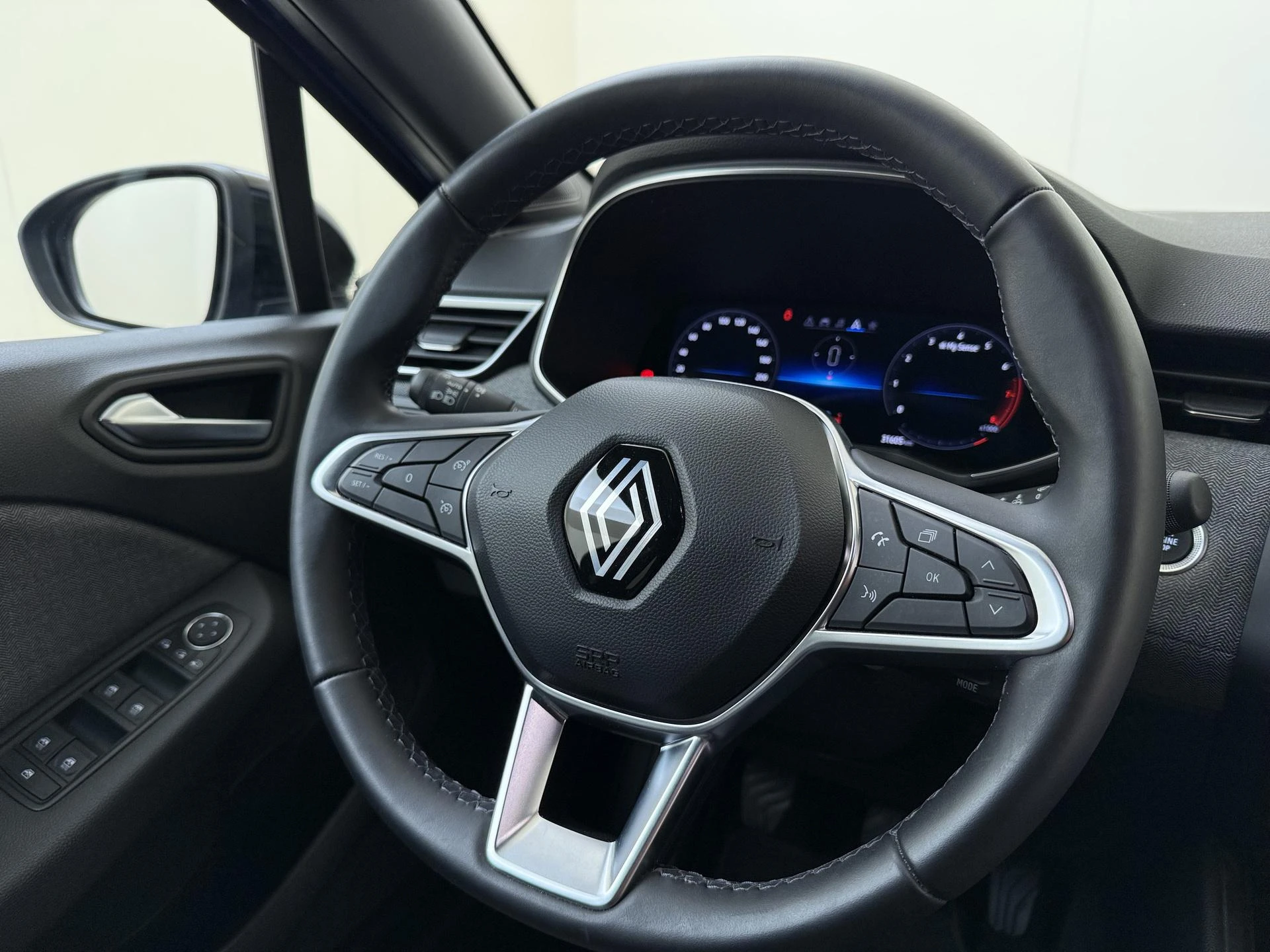 Renault-Clio-image-9