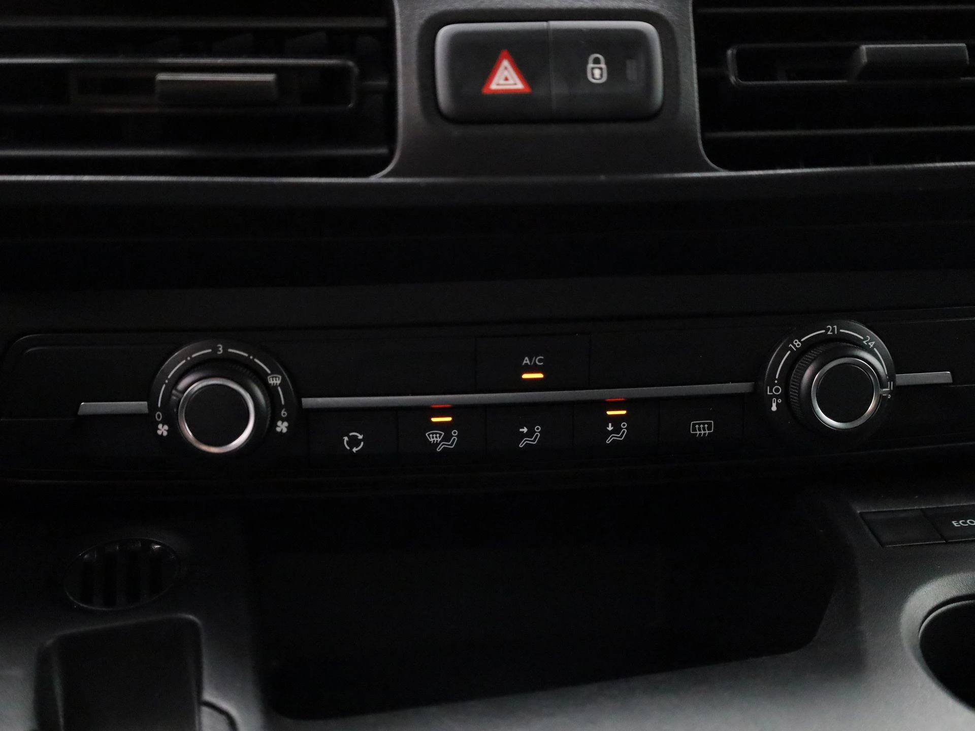 Opel-Combo-image-23