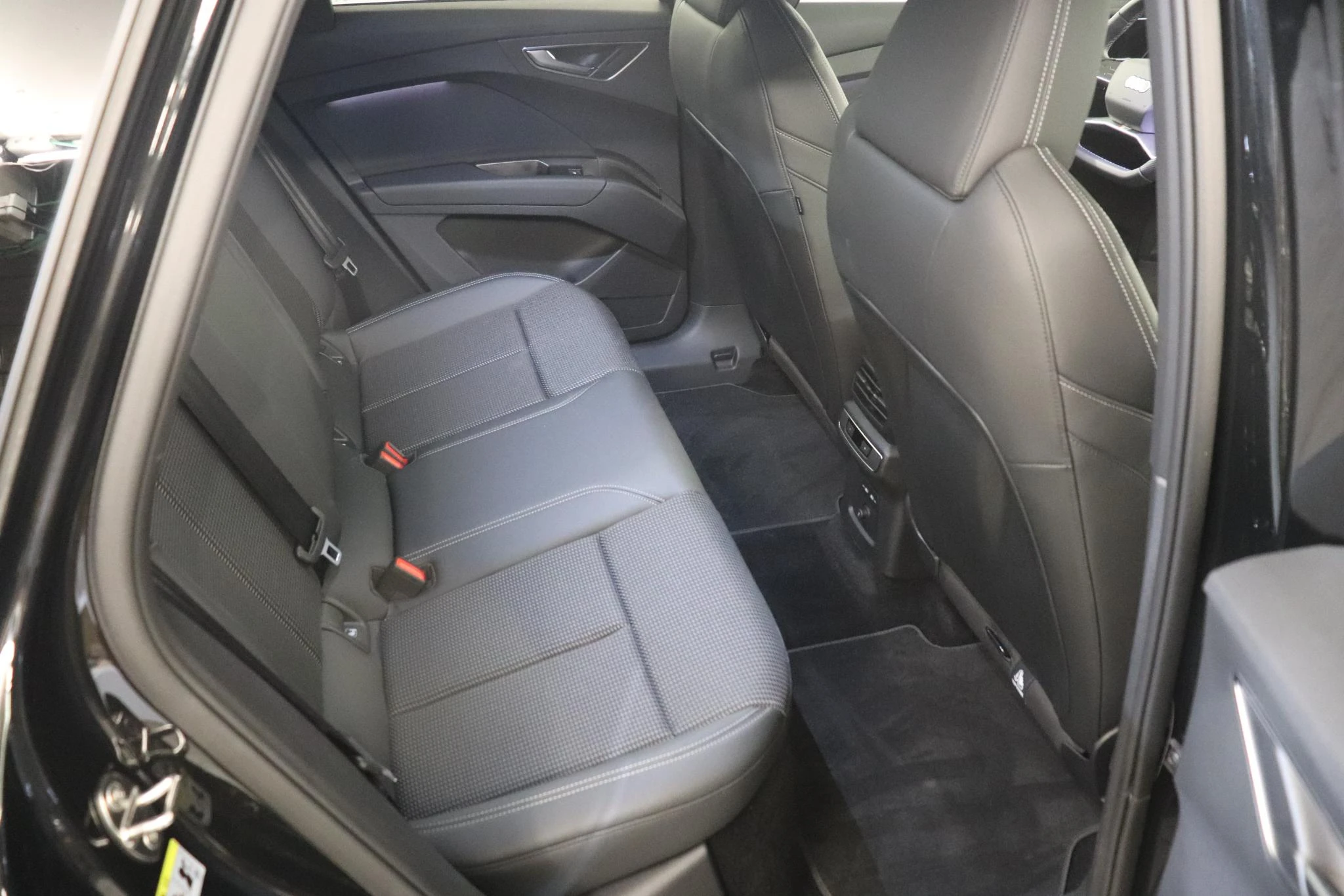 Audi-Q4 e-tron-image-8