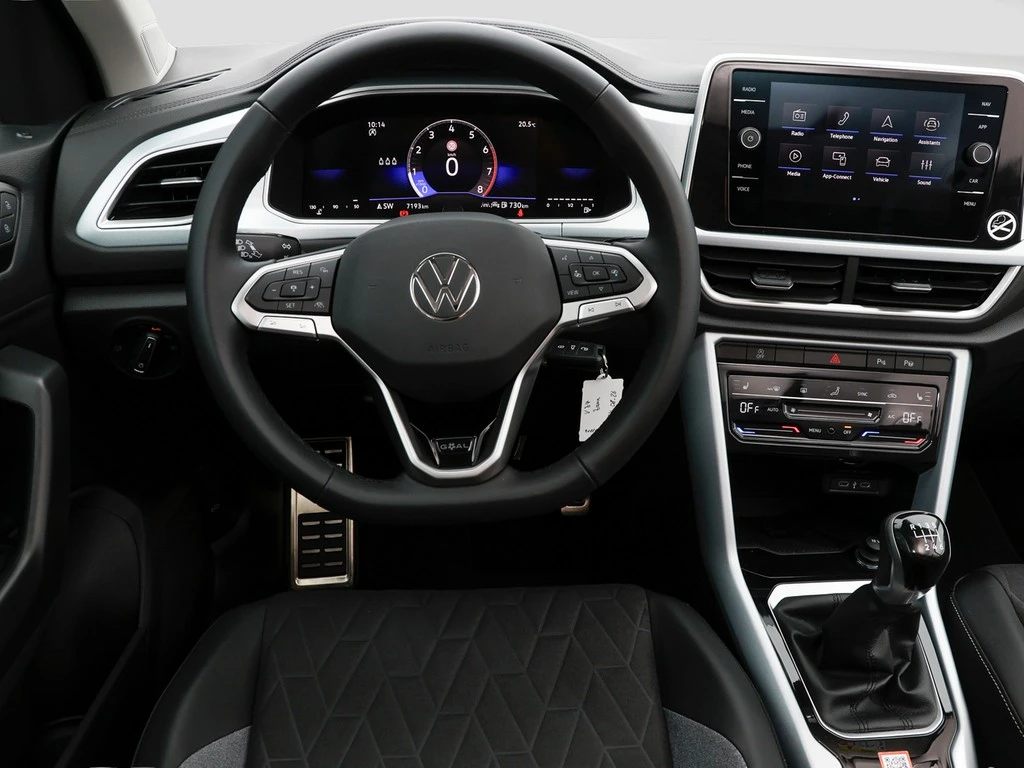 Volkswagen-T-Roc-image-12