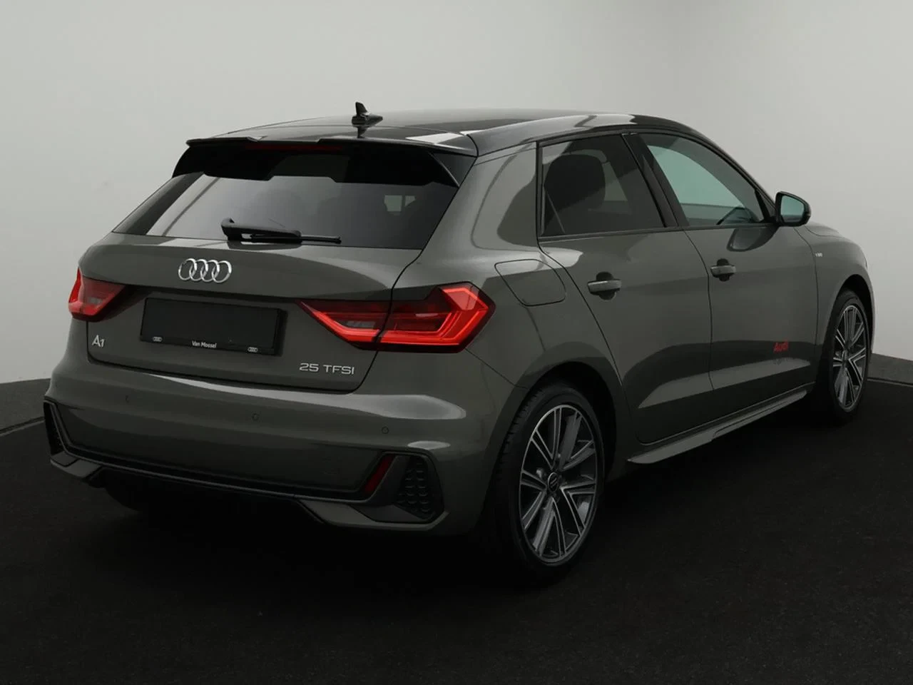 Audi-A1 Sportback-image-1
