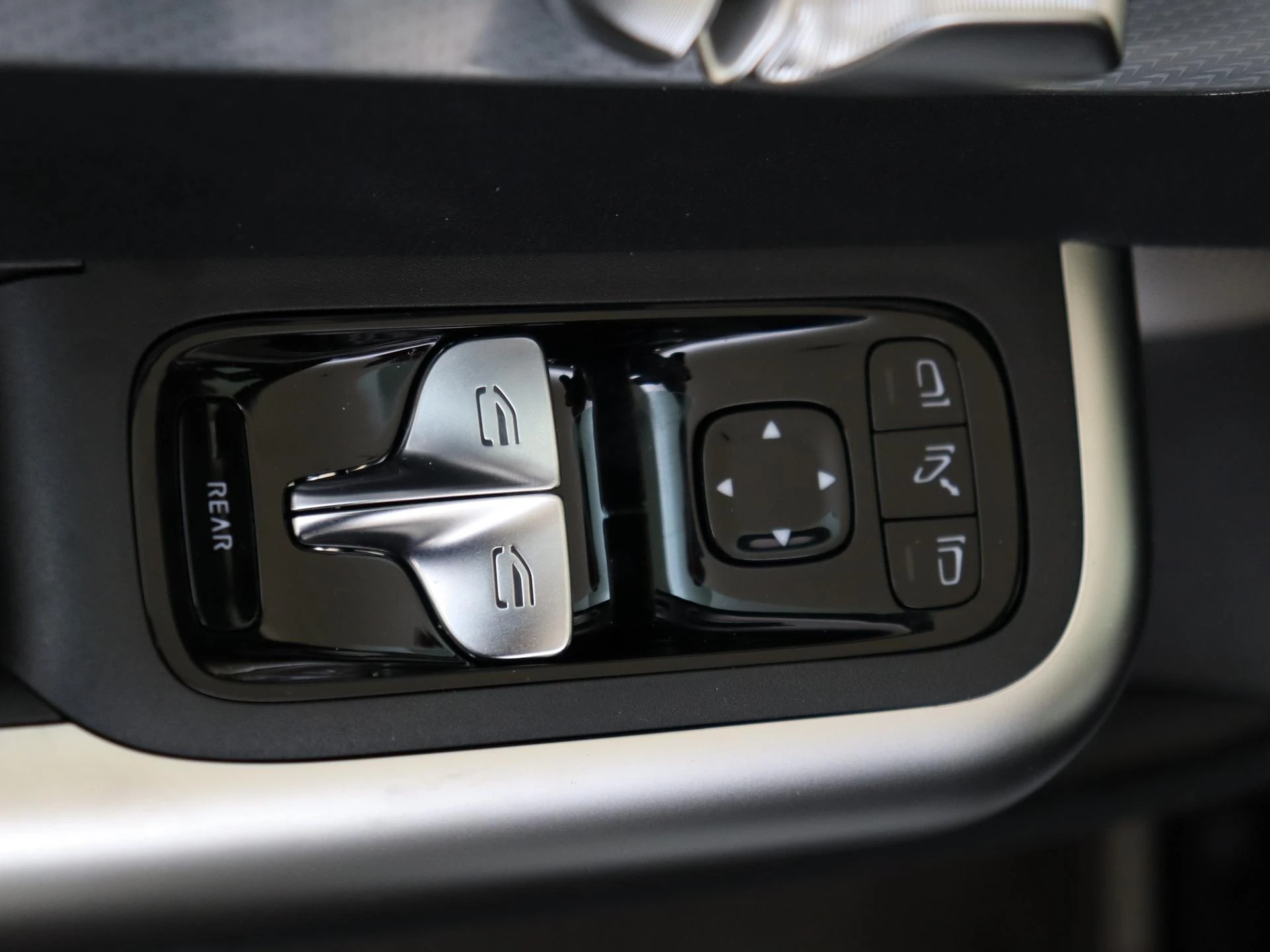 Mercedes-Benz-CLA-image-25