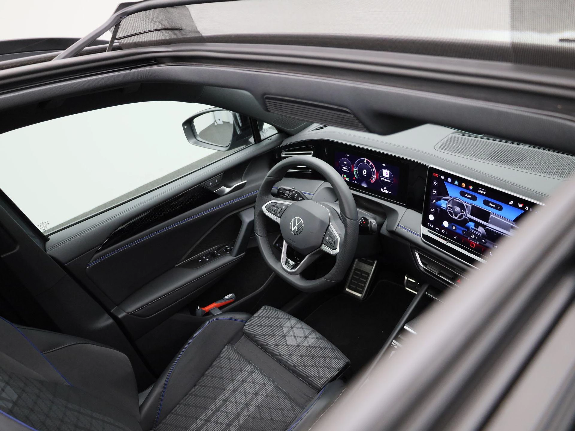 Volkswagen-Tiguan-image-43