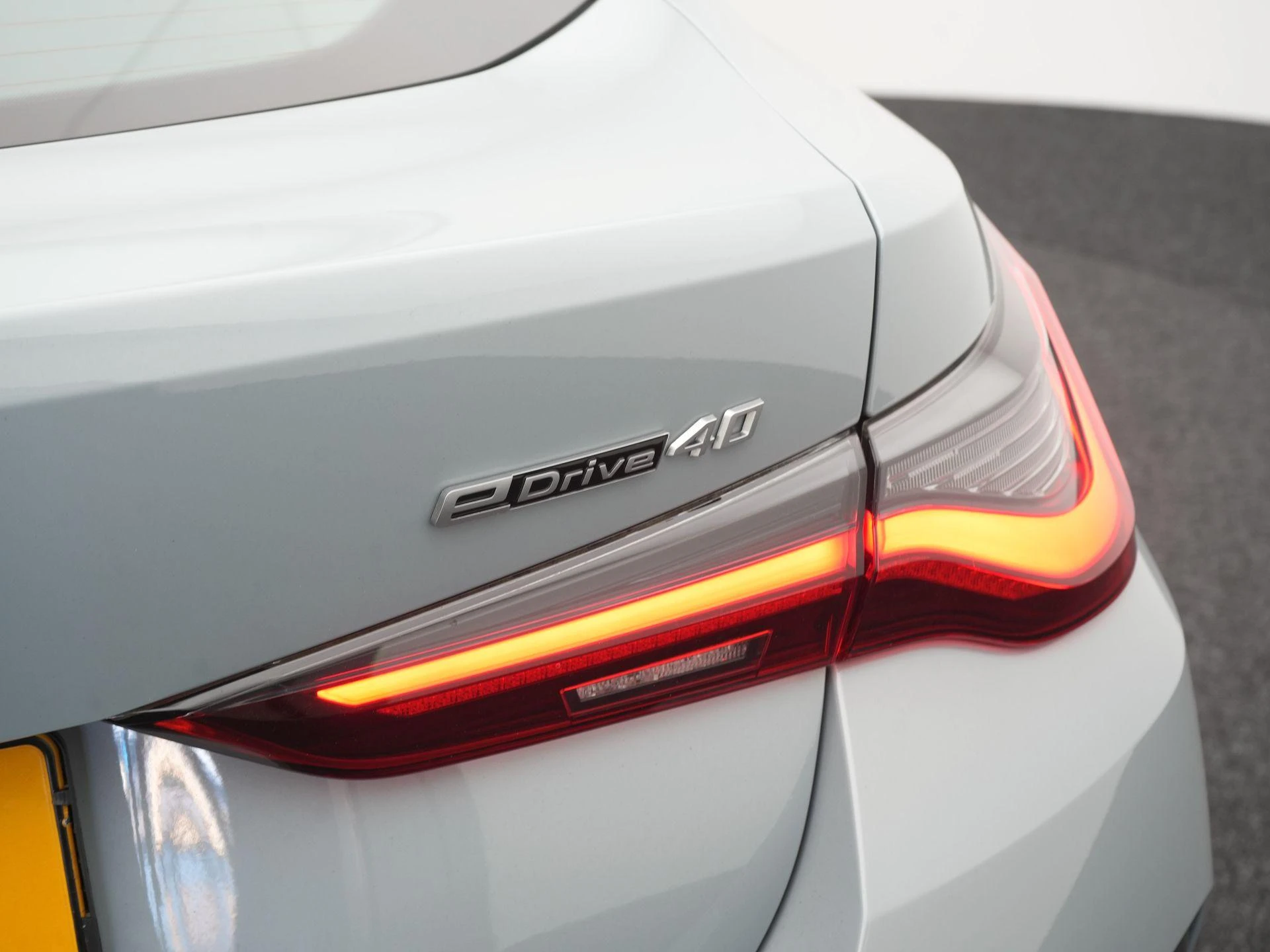 BMW-i4-image-43