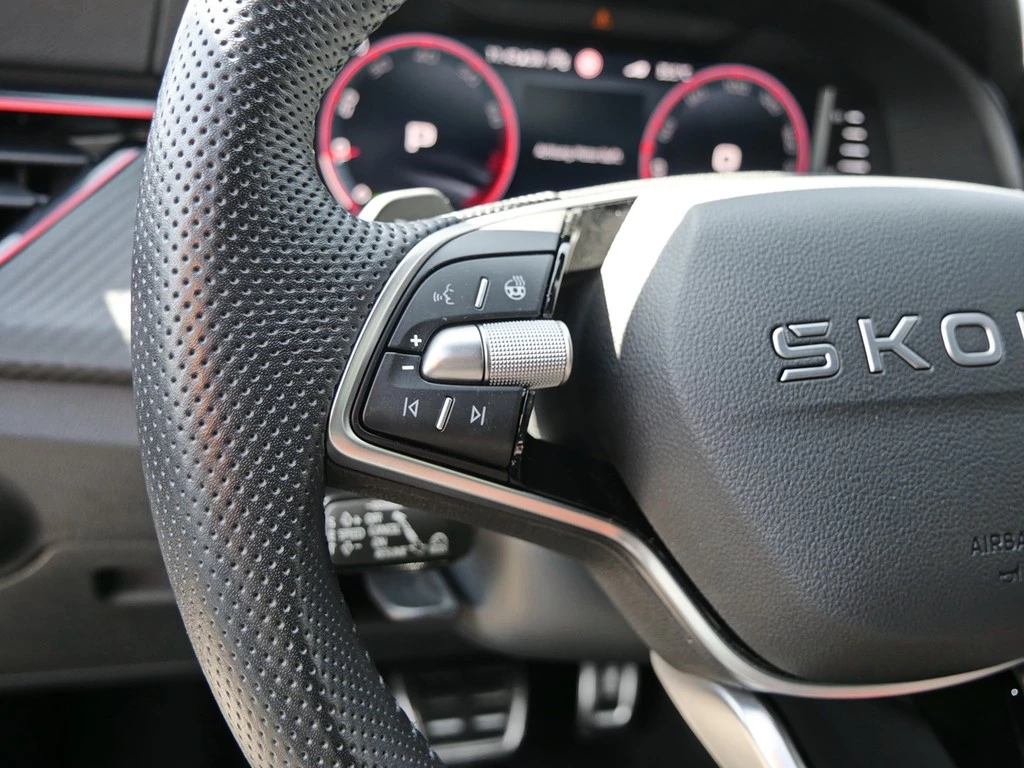 Škoda Kamiq 1.5 TSI Monte Carlo *MATRIX*ACC*AHK*NAVI*