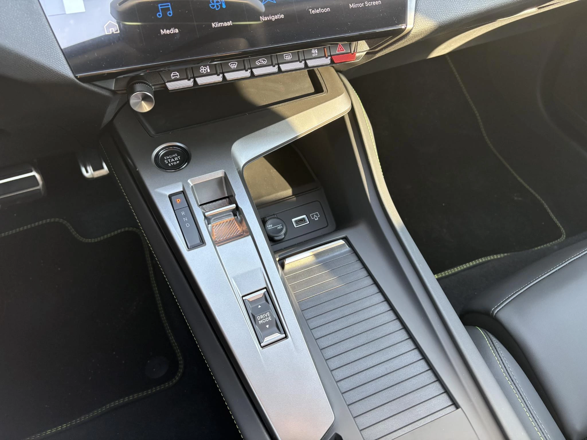 Peugeot-408-image-17