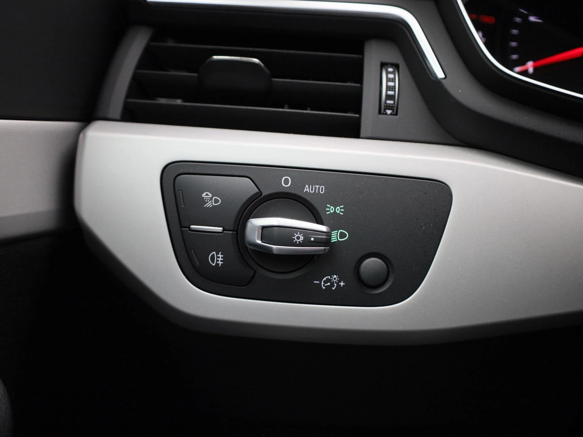 Audi-A4-image-23