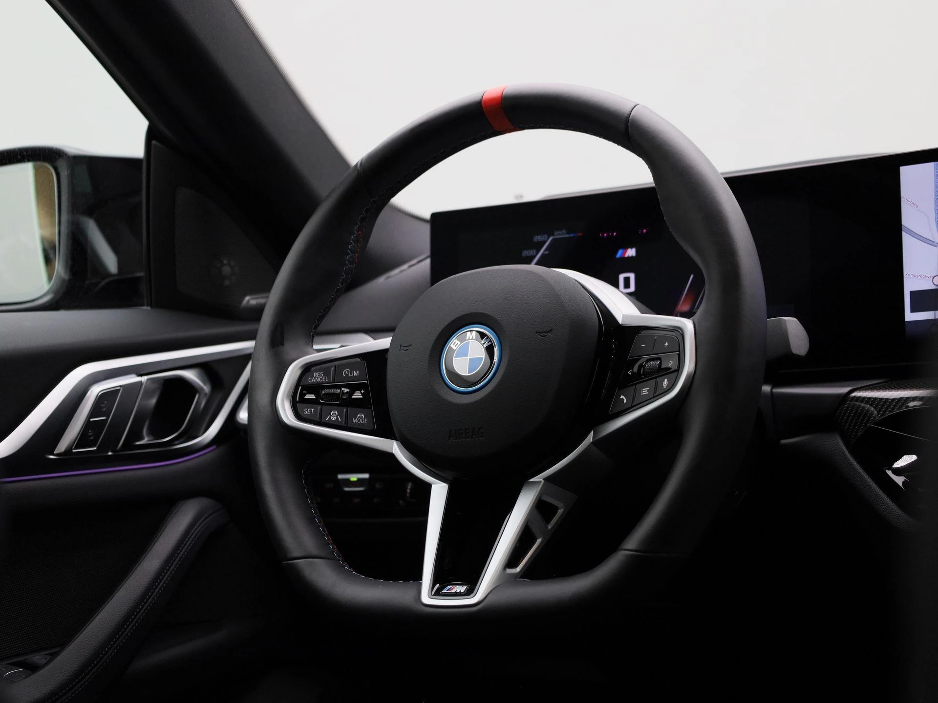 BMW-i4-image-56