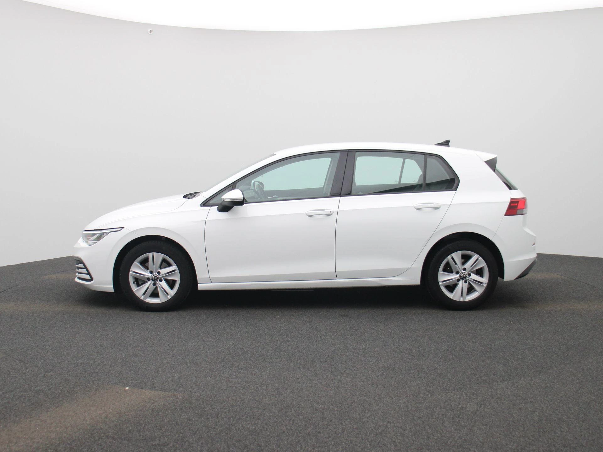 Volkswagen-Golf-image-4