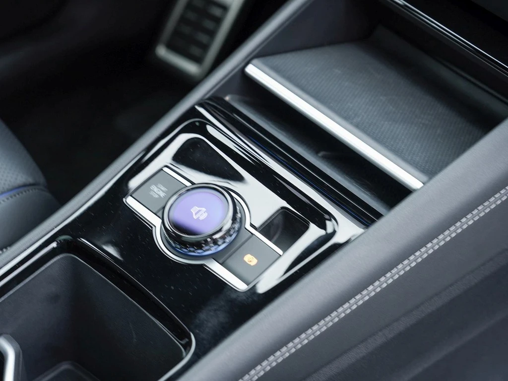 Volkswagen-Tiguan-image-8