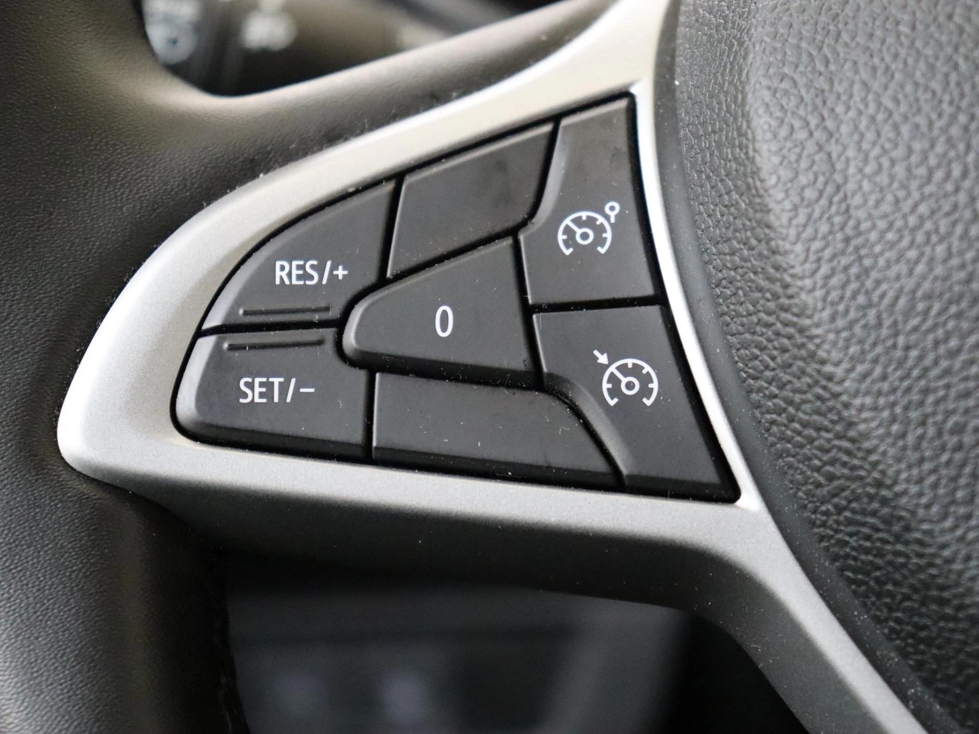 Dacia-Sandero Stepway-image-11