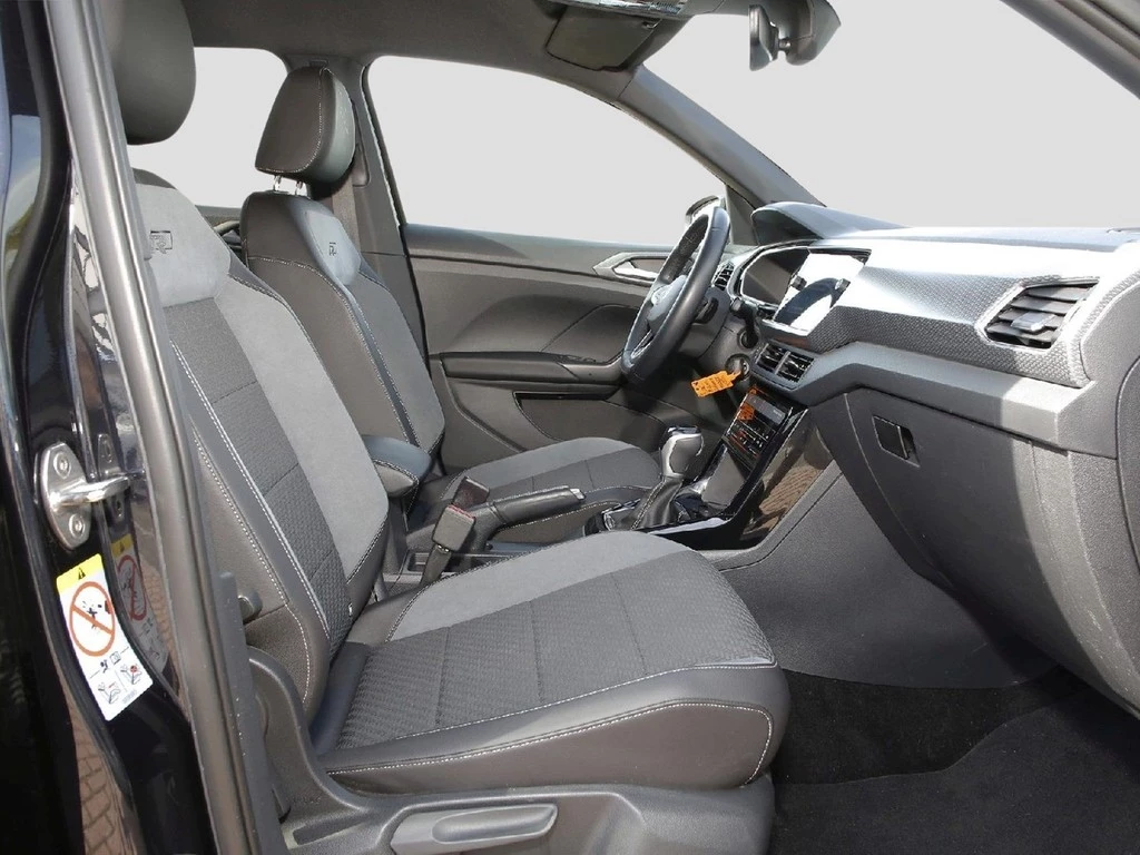 Volkswagen-T-Cross-image-8