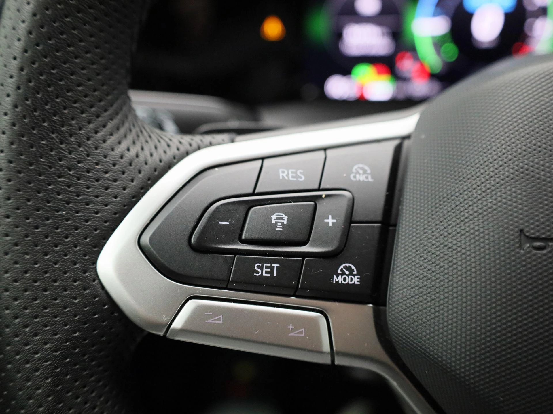 Volkswagen-Golf-image-22