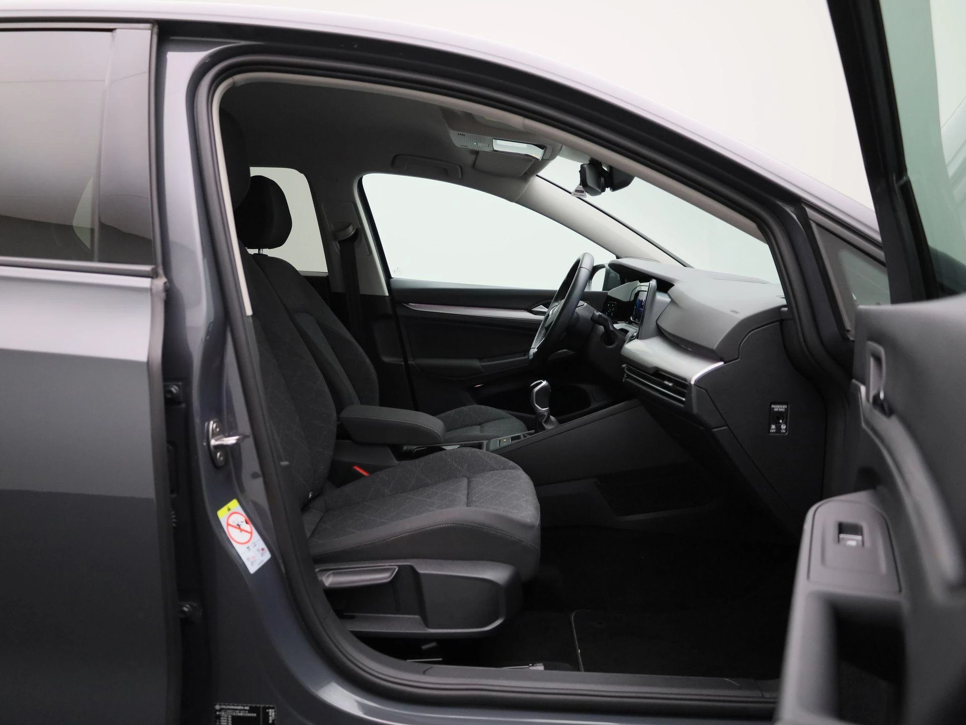 Volkswagen-Golf-image-31