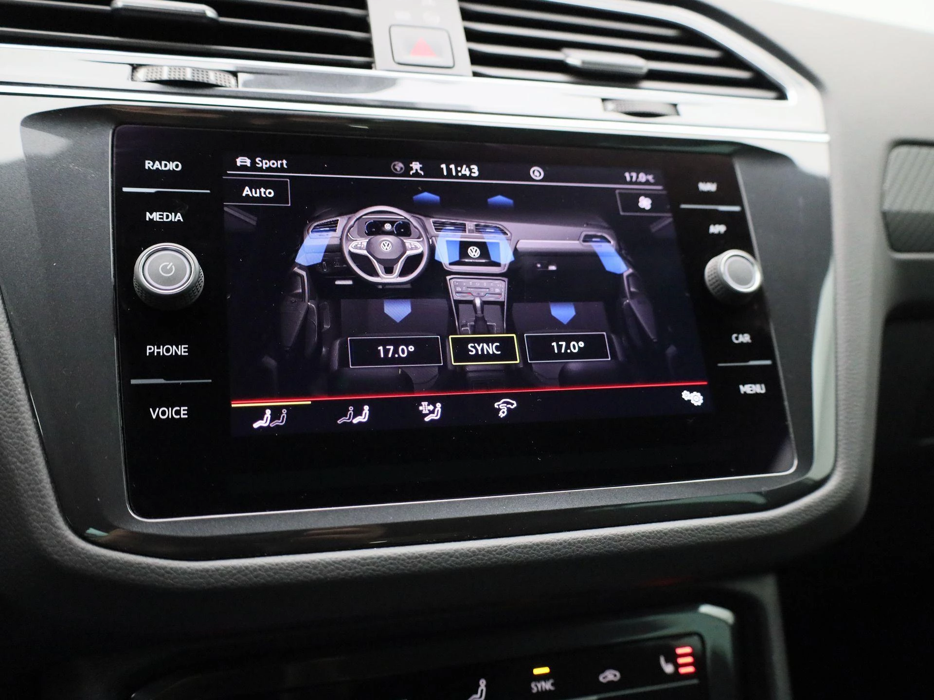 Volkswagen-Tiguan-image-34
