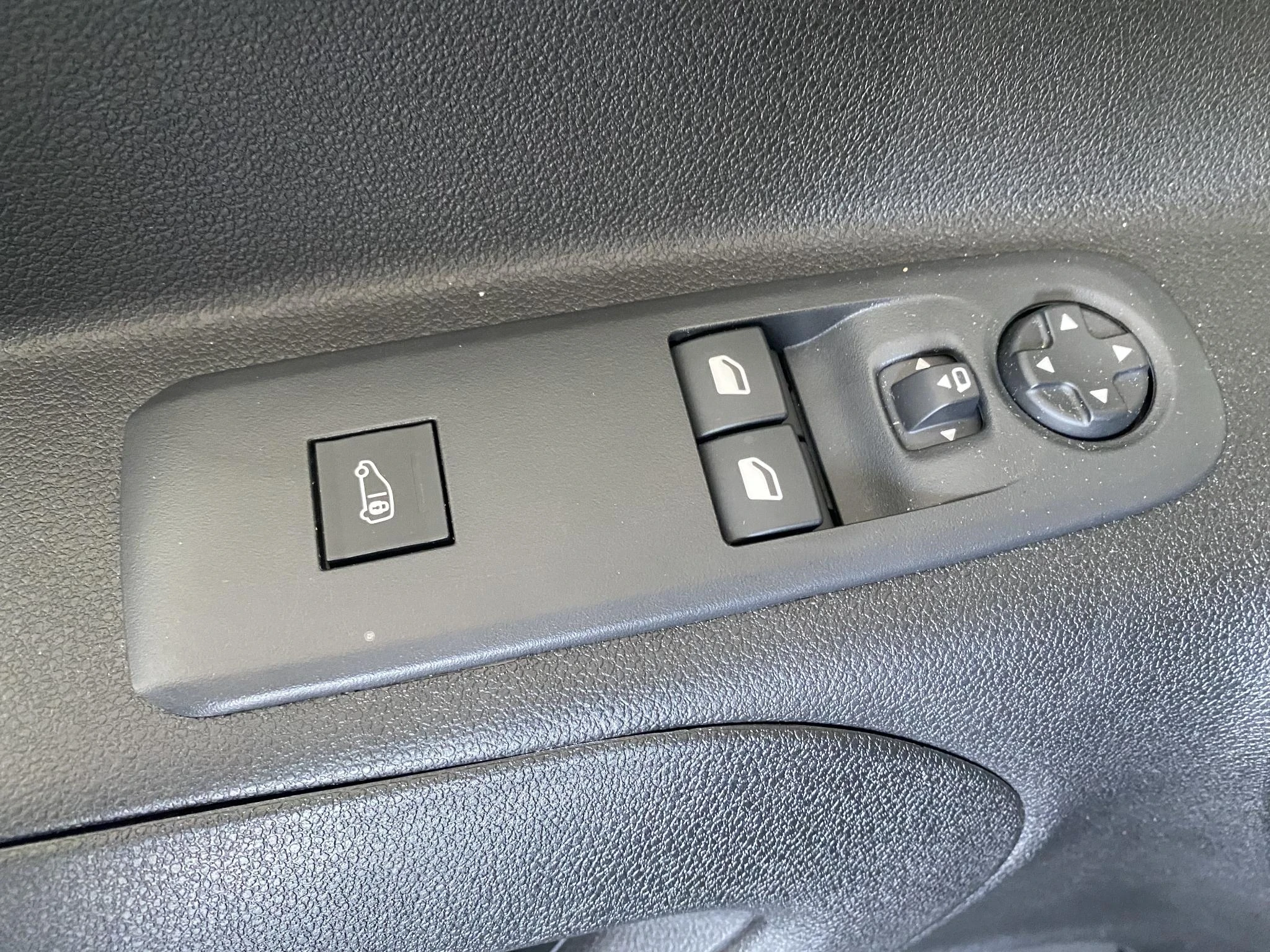 Peugeot-e-Partner-image-36