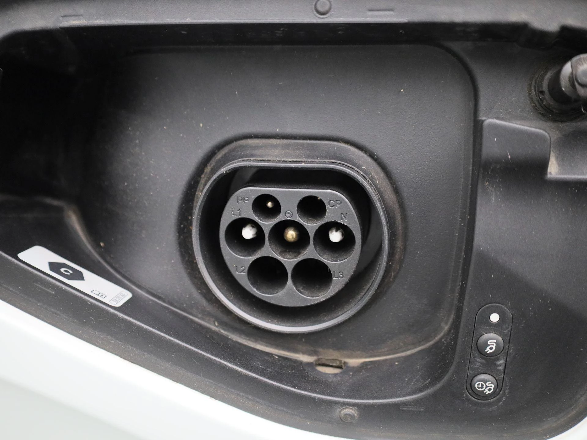 Volkswagen-Tiguan-image-18