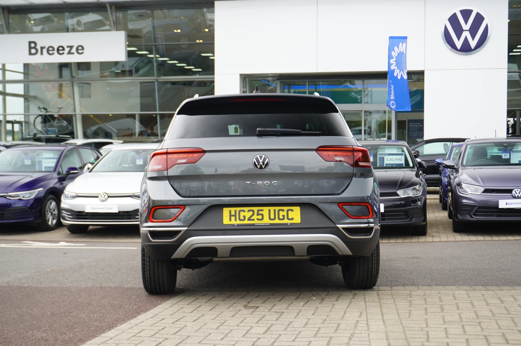 Volkswagen-T-Roc-image-13