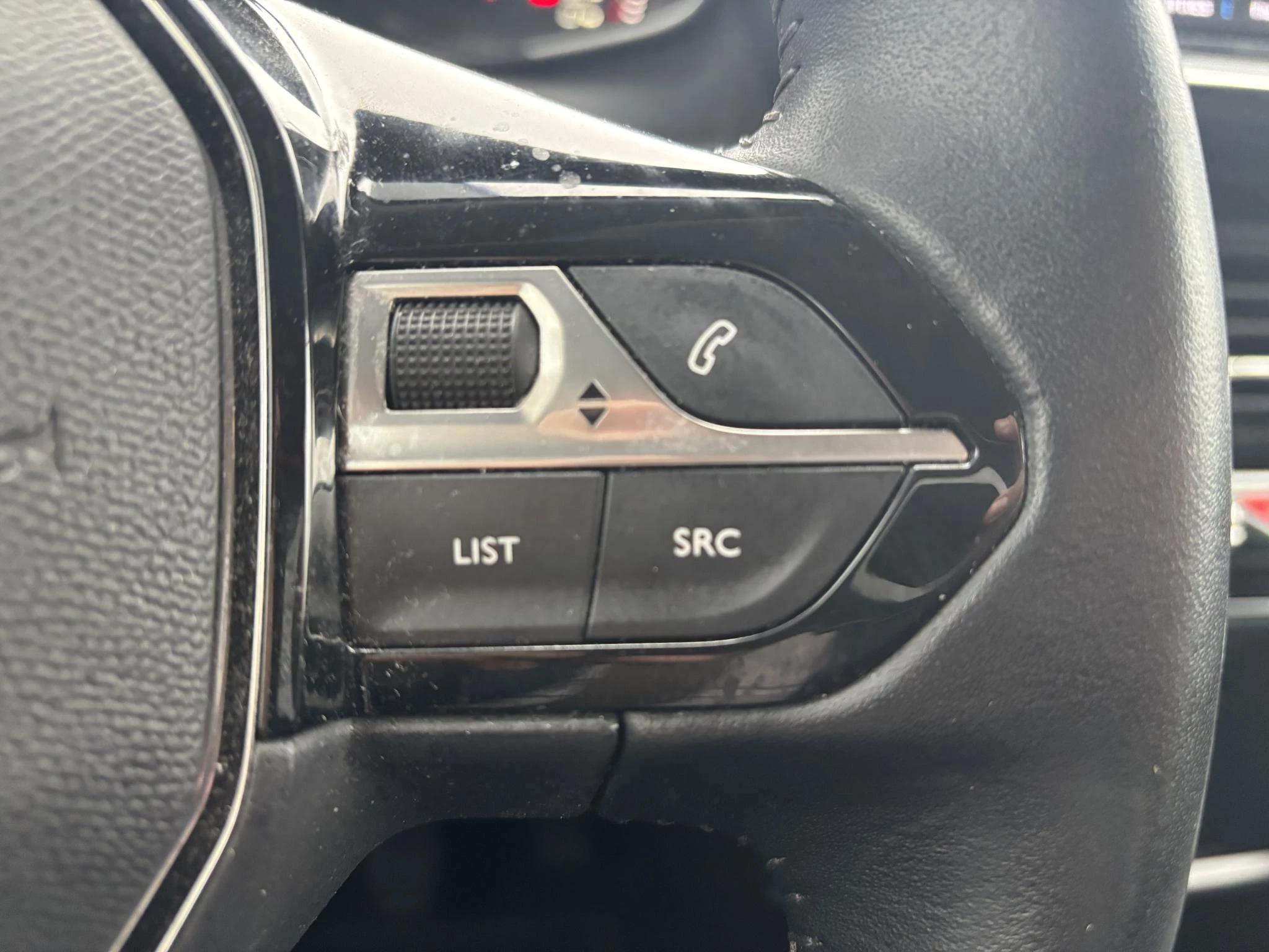 Peugeot-2008-image-12