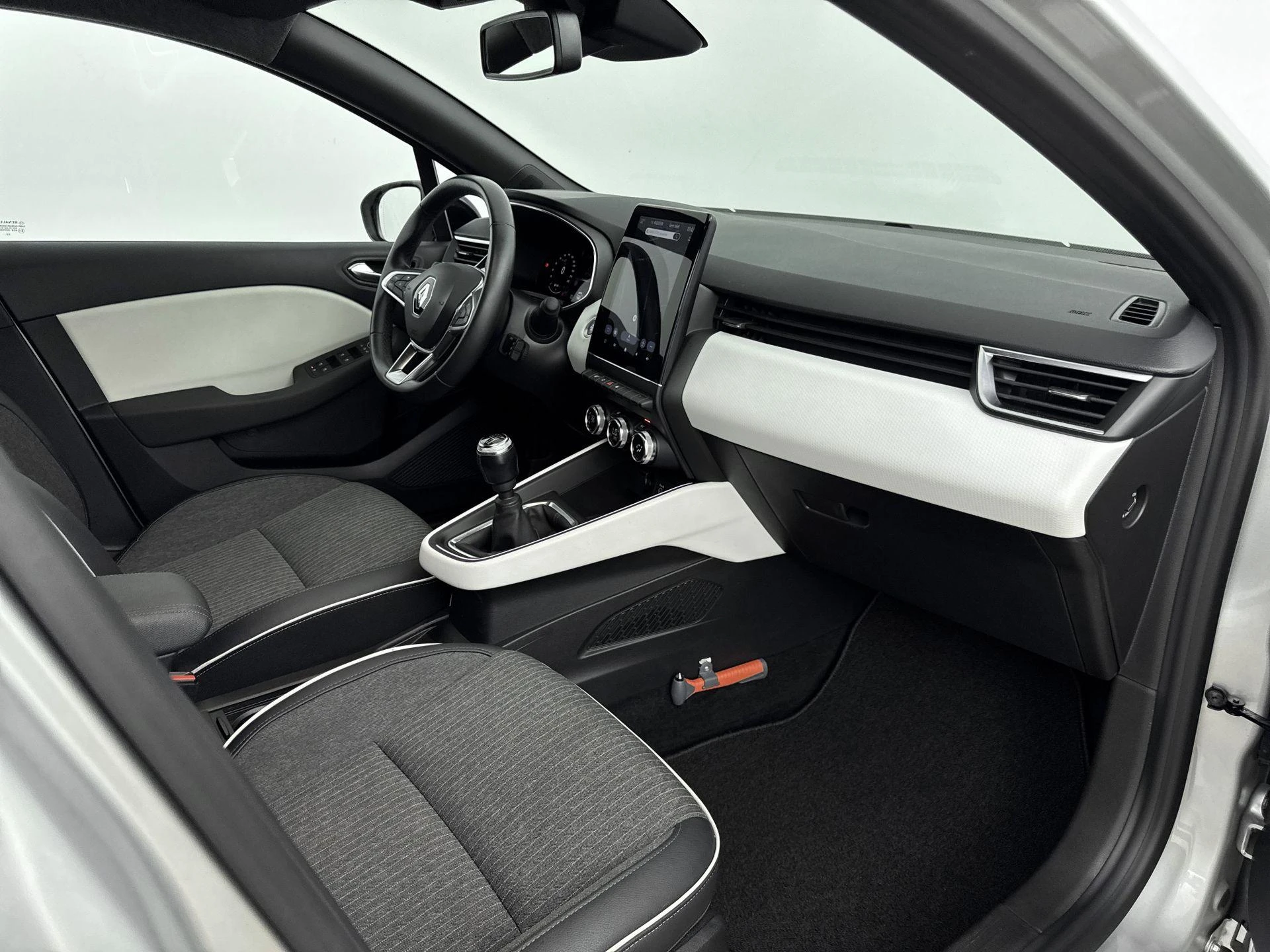Renault-Clio-image-16