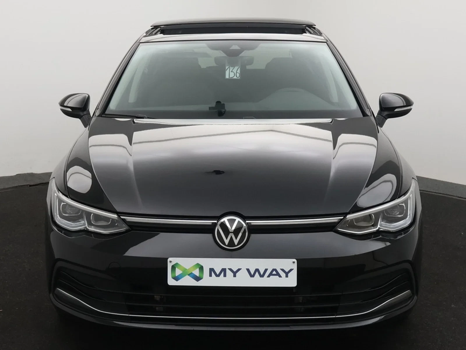 Volkswagen-Golf-image-4