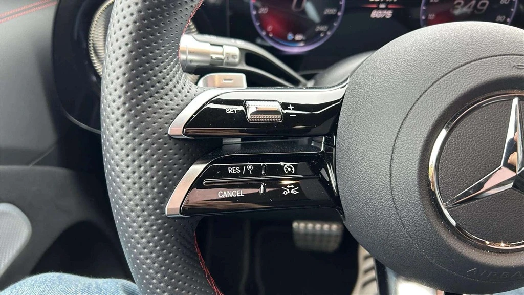 Mercedes-Benz-GLB-image-10