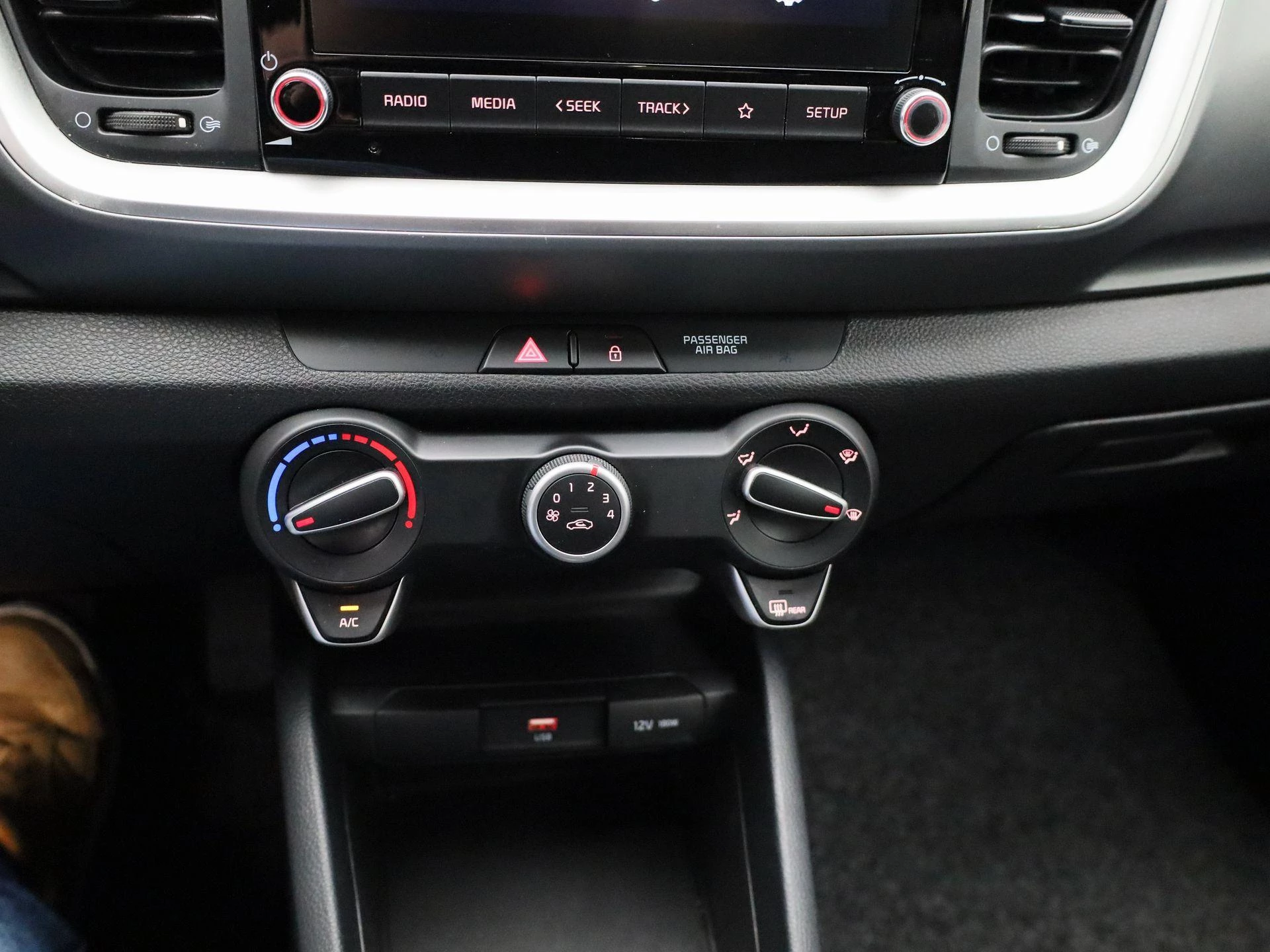 Kia-Stonic-image-23