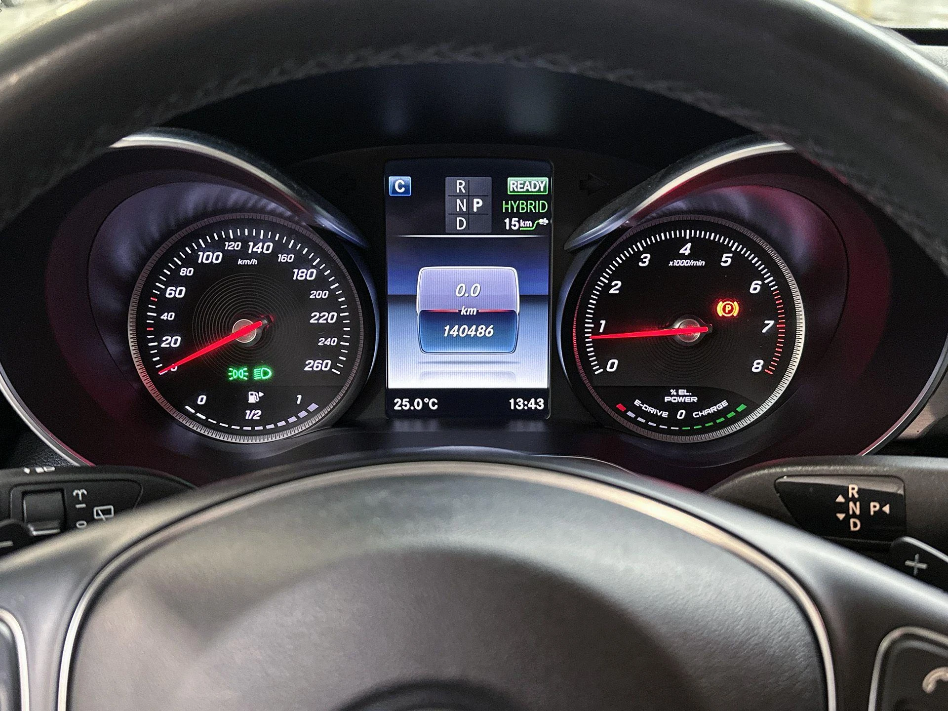 Mercedes-Benz-C-Klasse-image-13