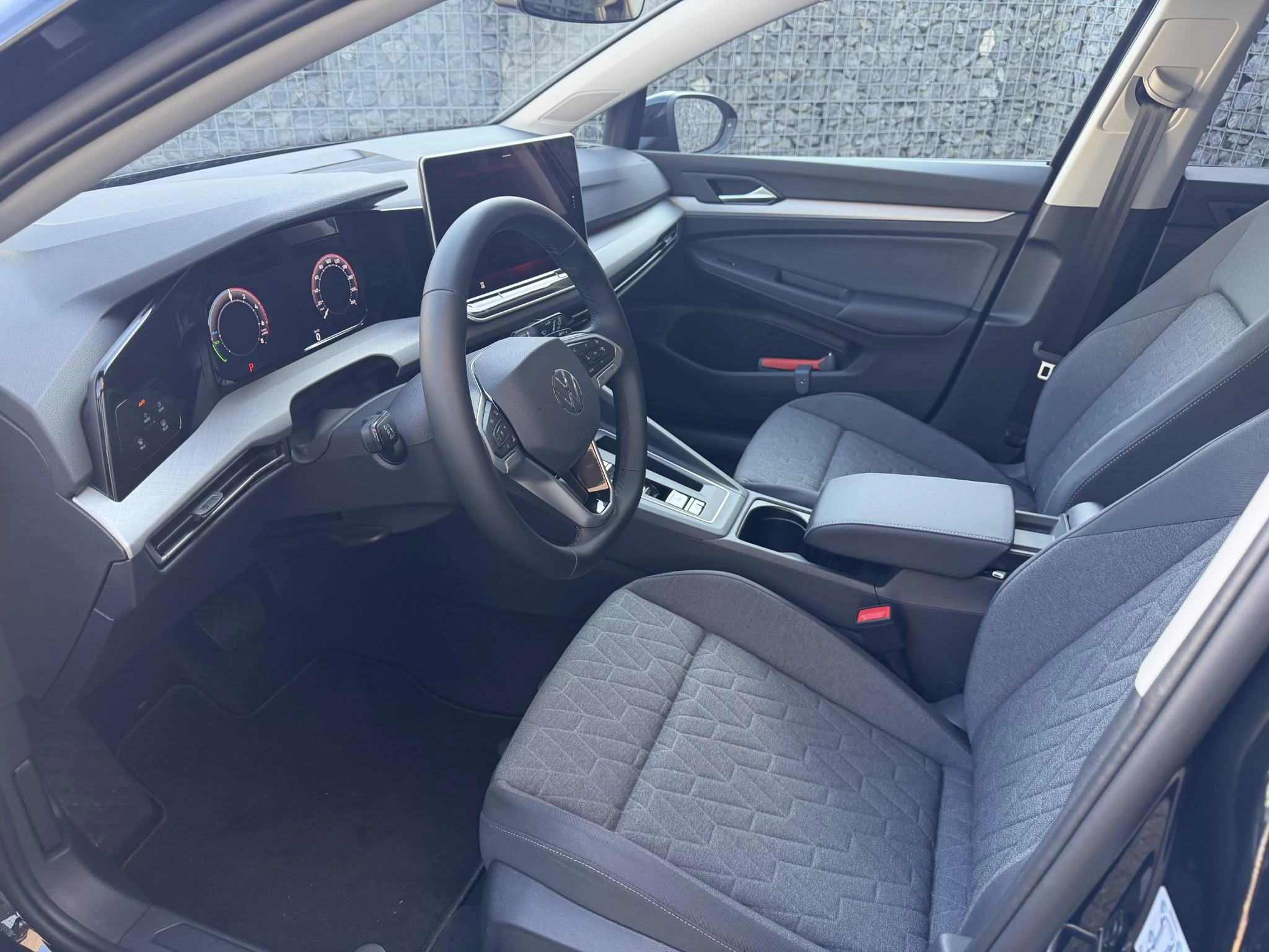 Volkswagen-Golf-image-7