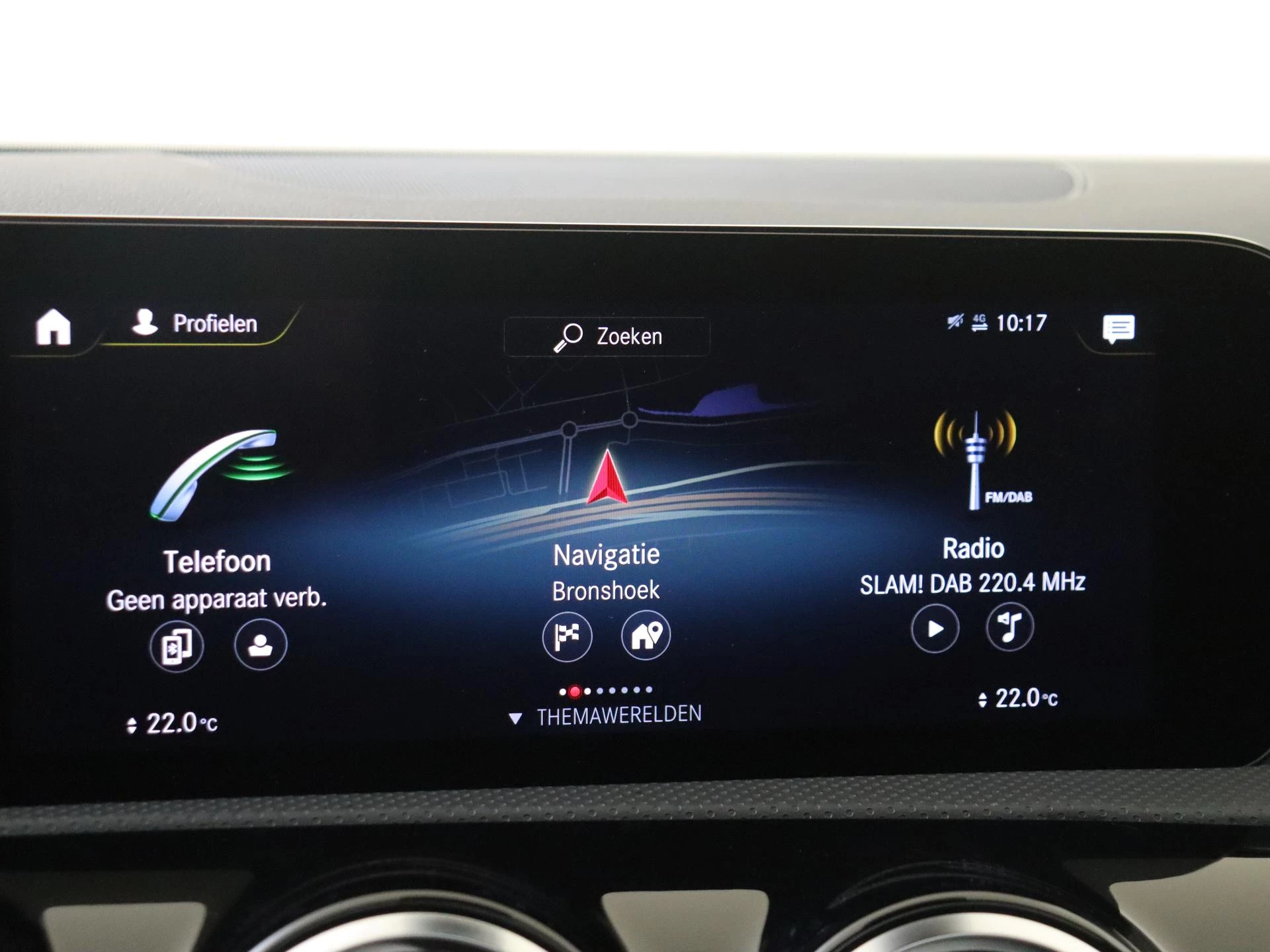 Mercedes-Benz-CLA-image-15