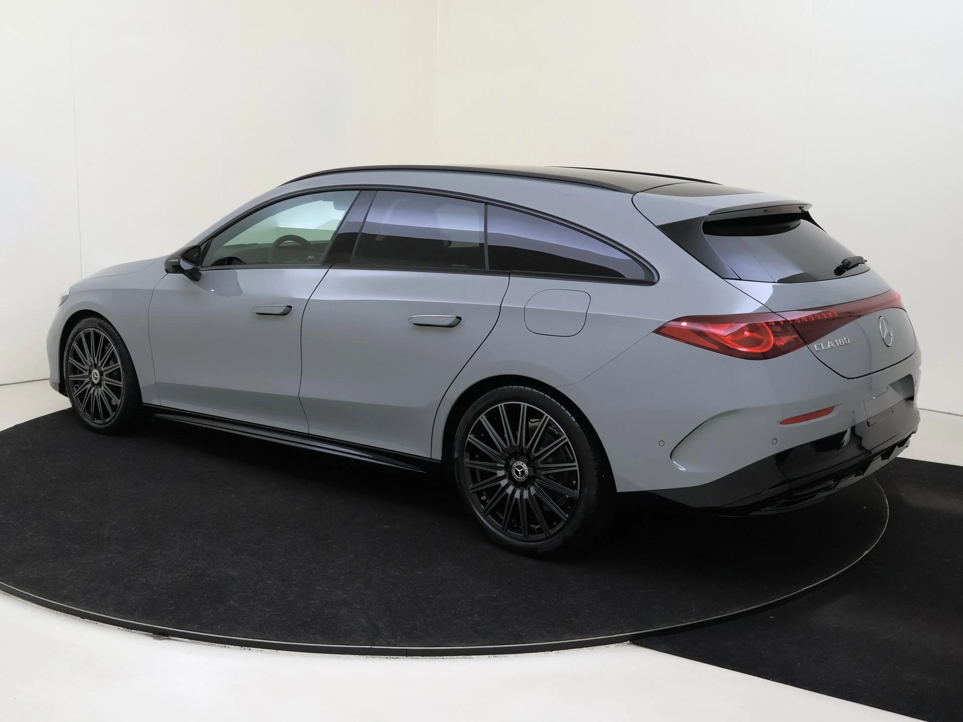 Mercedes-Benz-CLA-image-2