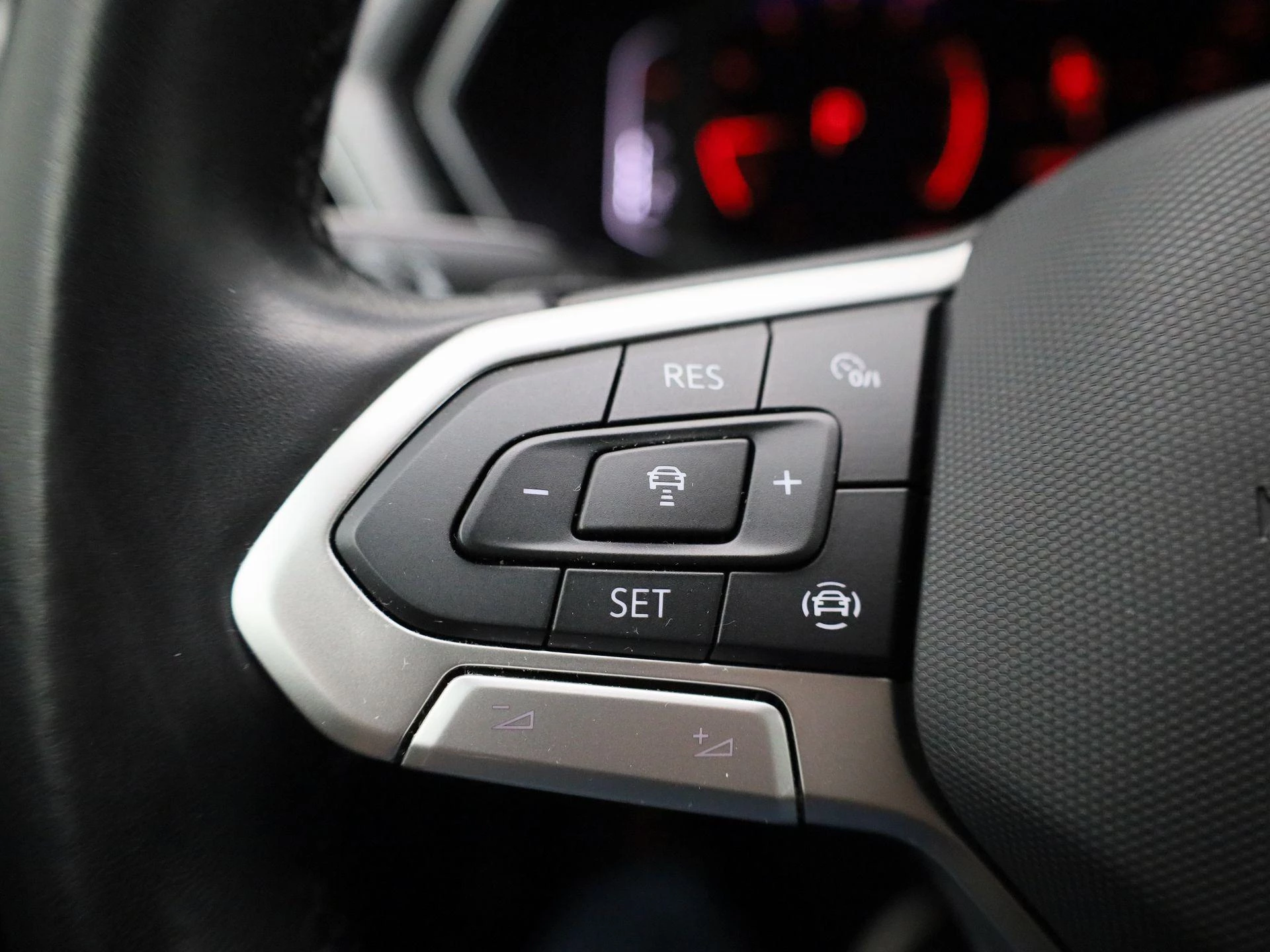 Volkswagen-T-Cross-image-18