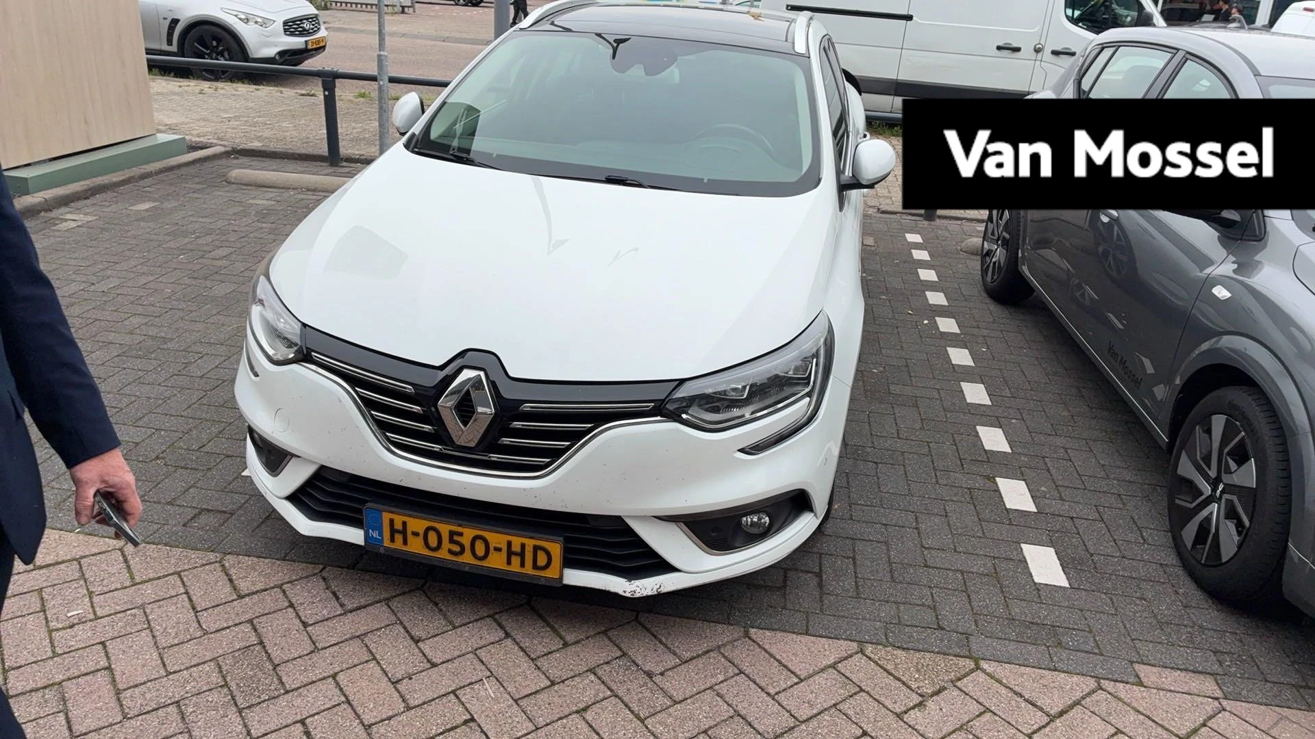 Renault-Mégane Estate-image-0