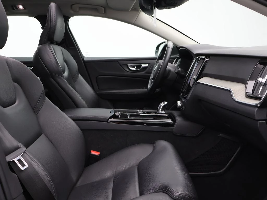 Volvo V60 Volvo V60 2.0 T8 PHEV AWD *AUTOMAAT*PANODAK*VIRTUAL COCKPIT*LEDER*SPORTZETELS*CRUISE*NAVI*APP-CONNECT*...*