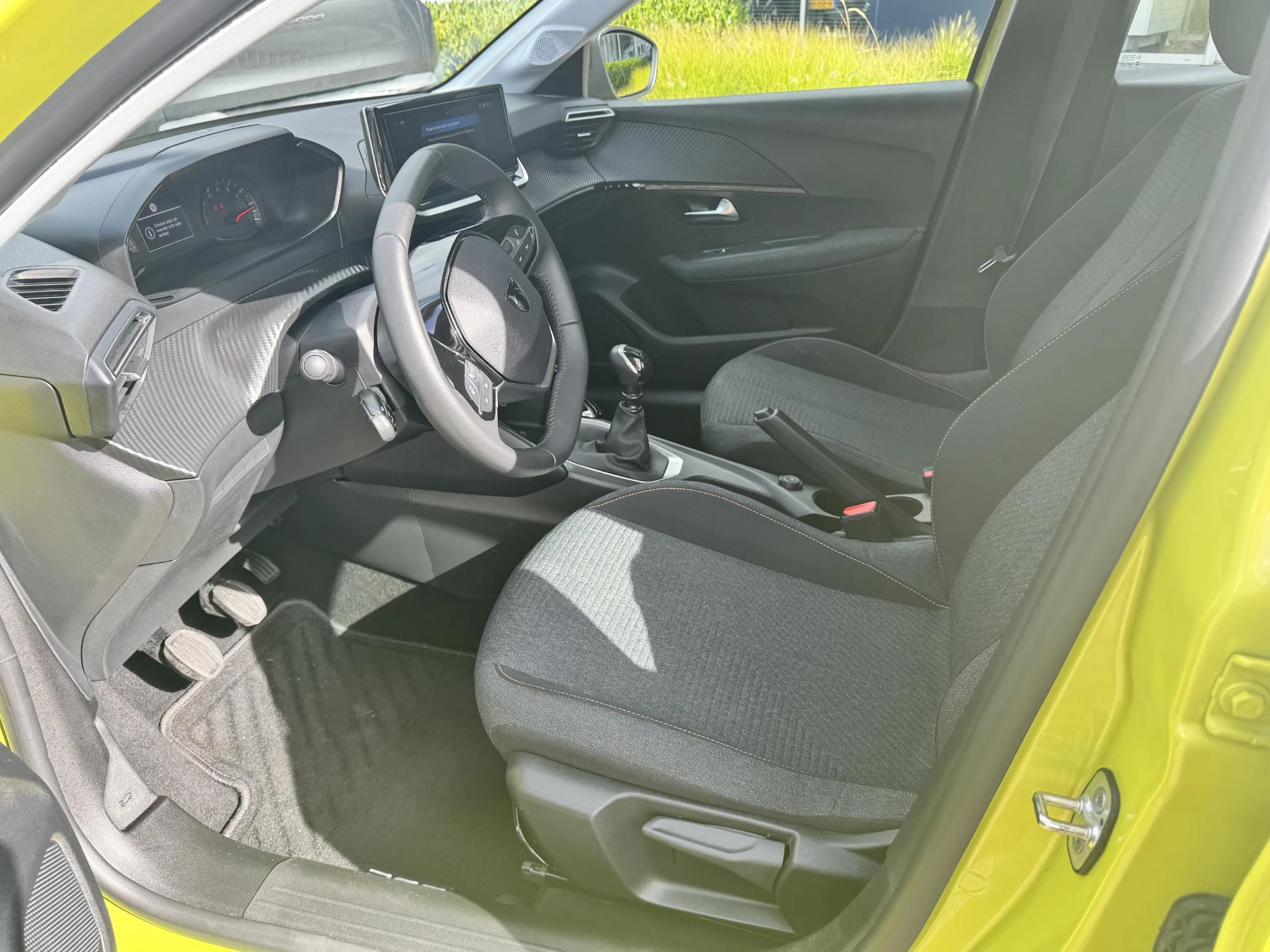 Peugeot-208-image-7