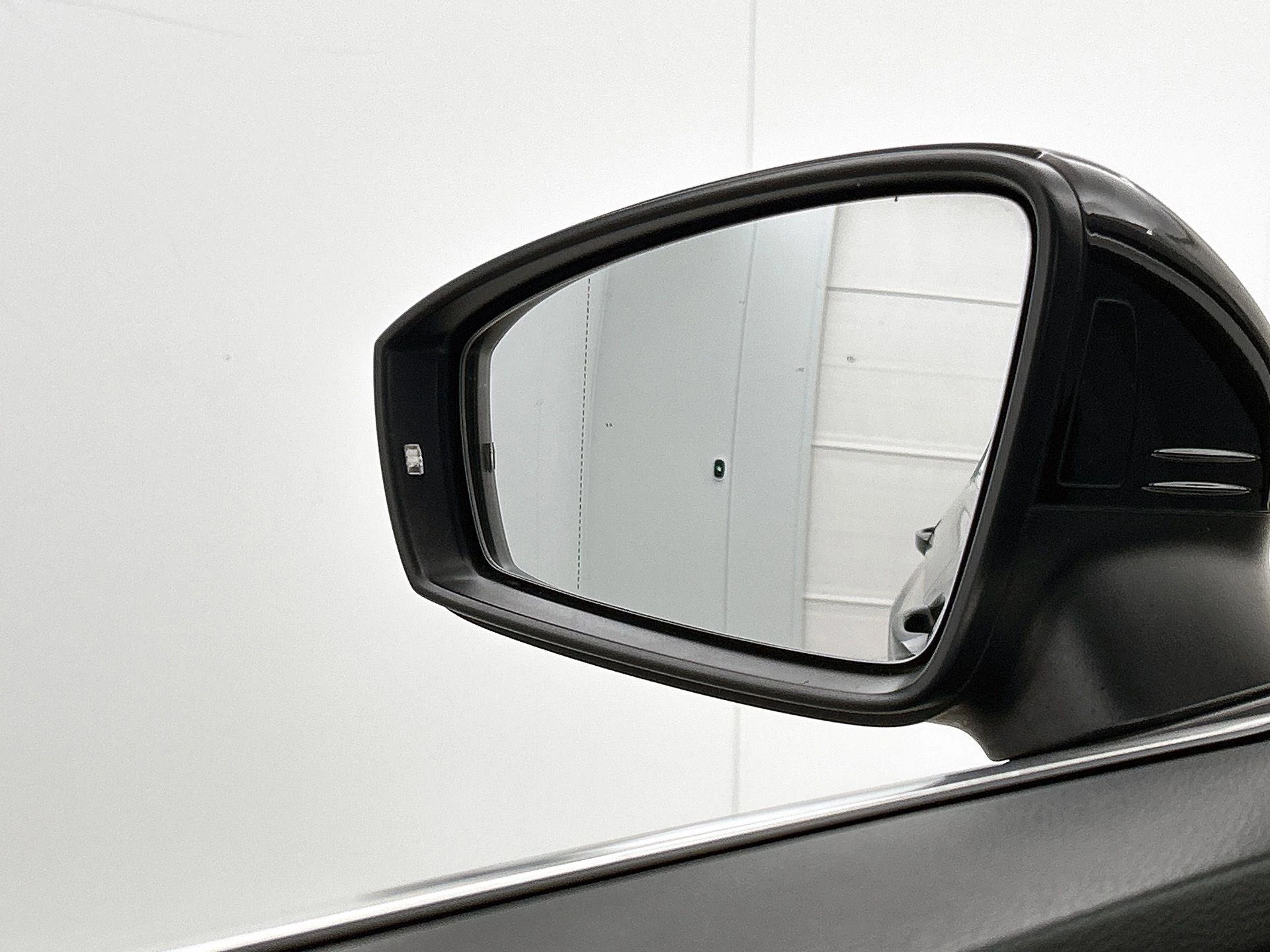 Volkswagen-Tiguan-image-18