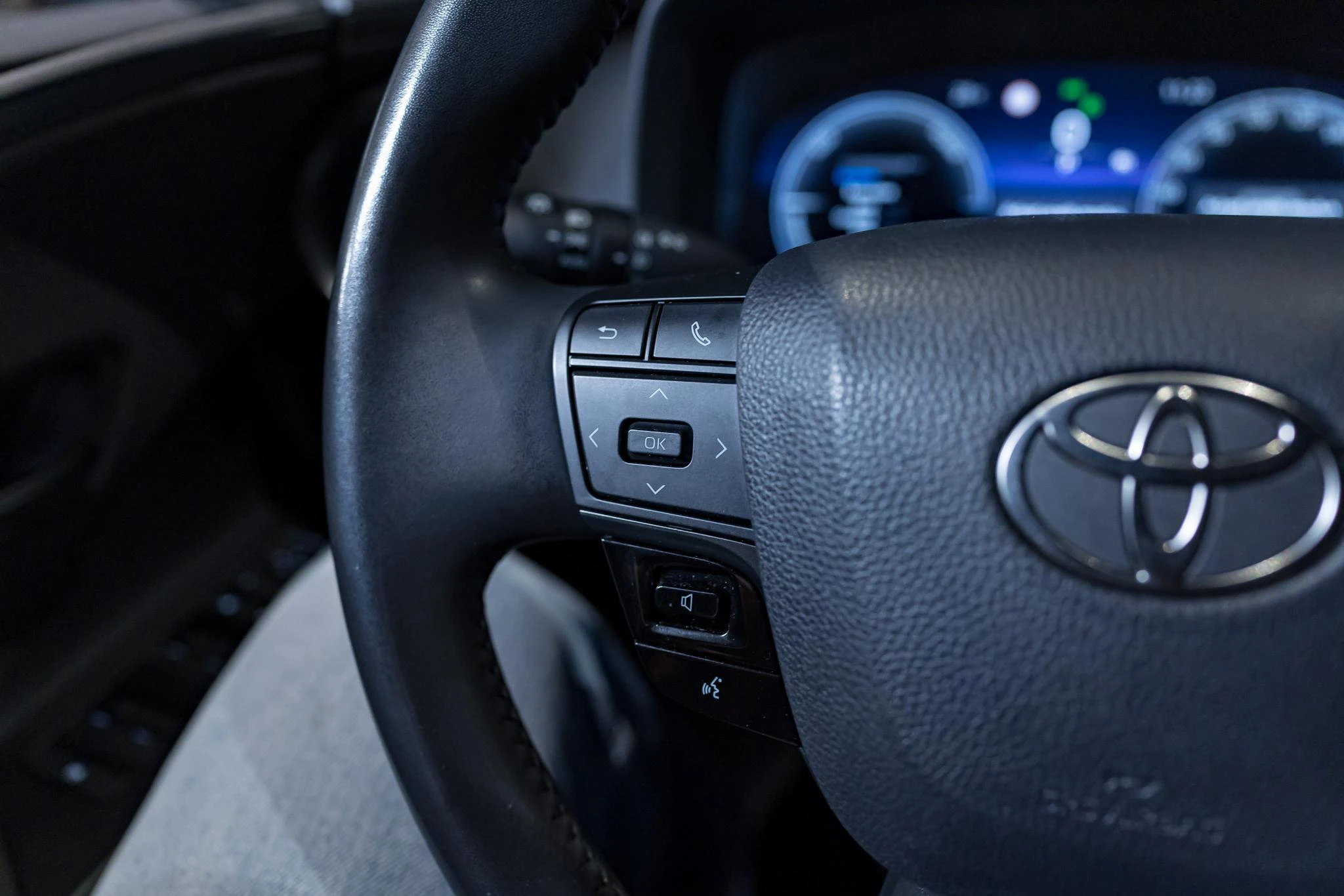 Toyota C-HR 1.8 VVT i-Hybrid C-Lub Mono-Tone E-CVT