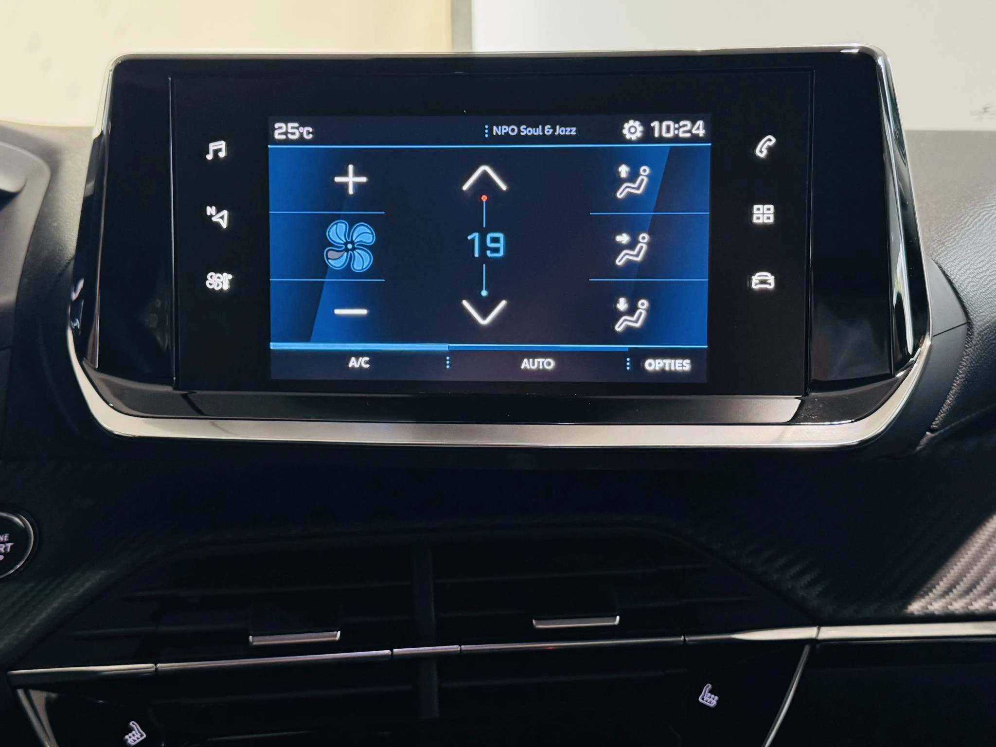 Peugeot-2008-image-25
