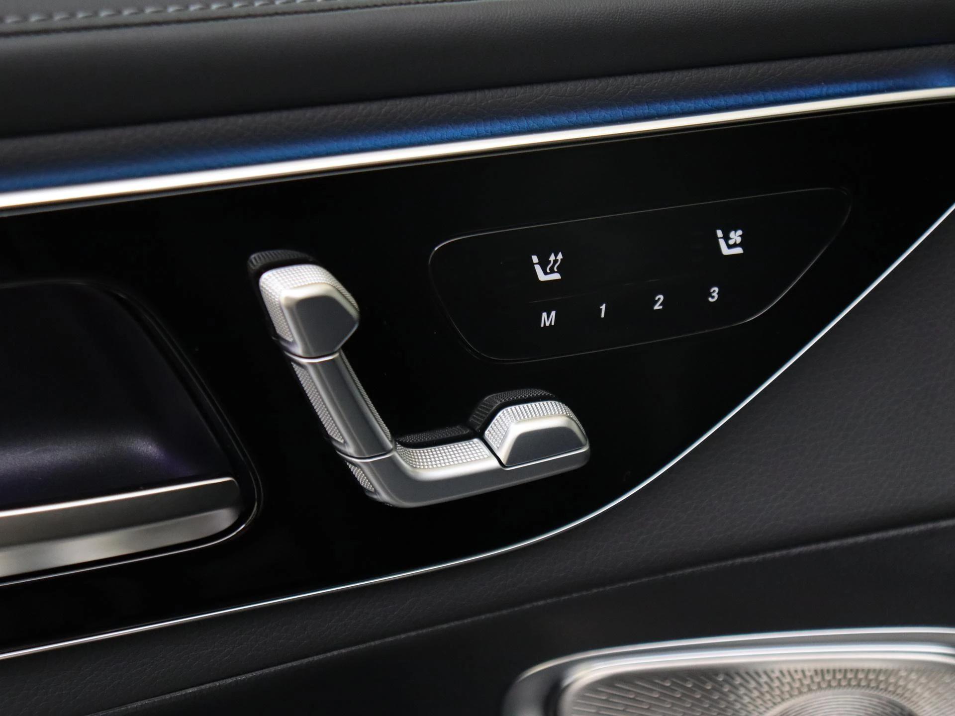 Mercedes-Benz-GLC-image-25