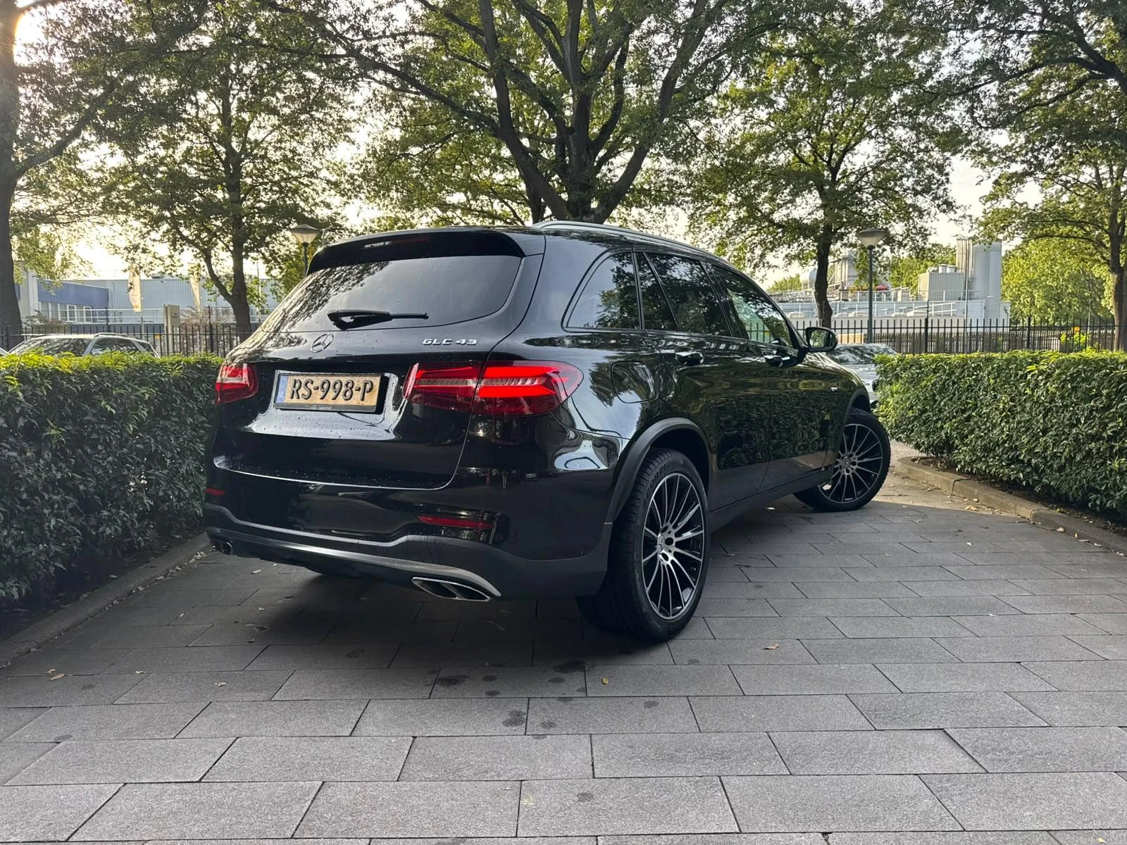 Mercedes-Benz-GLC-image-2
