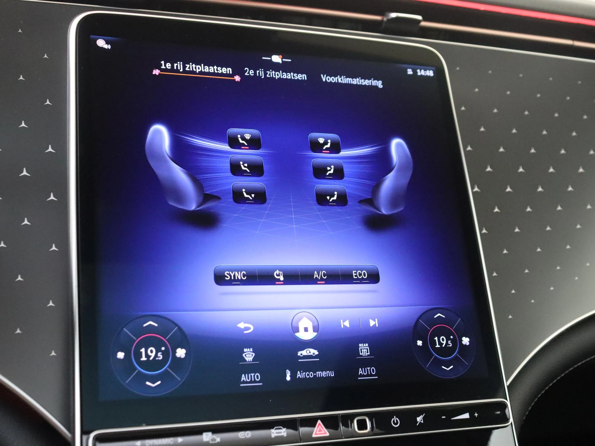 Mercedes-Benz-EQS-image-17