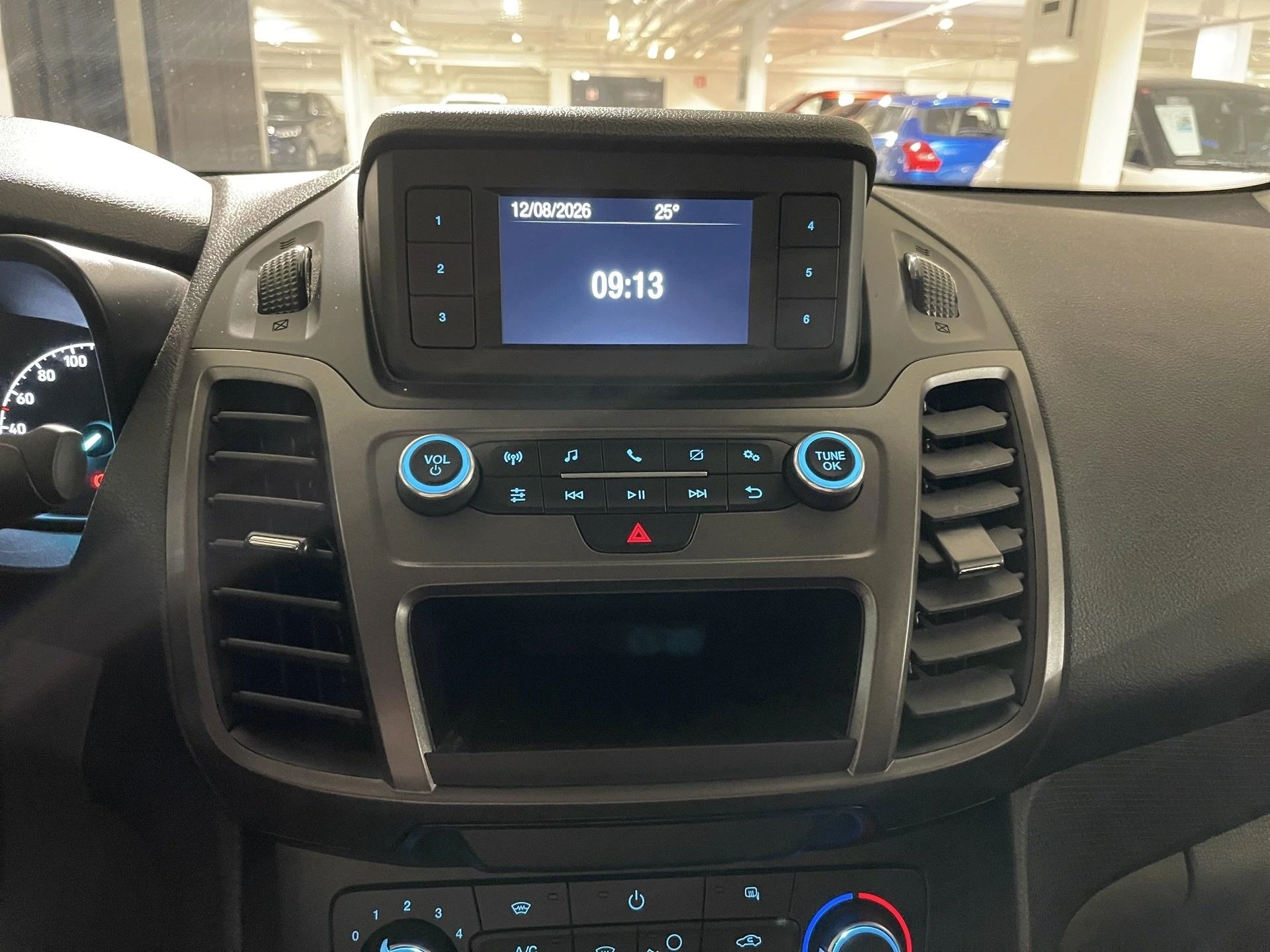 Ford-Transit Connect-image-2