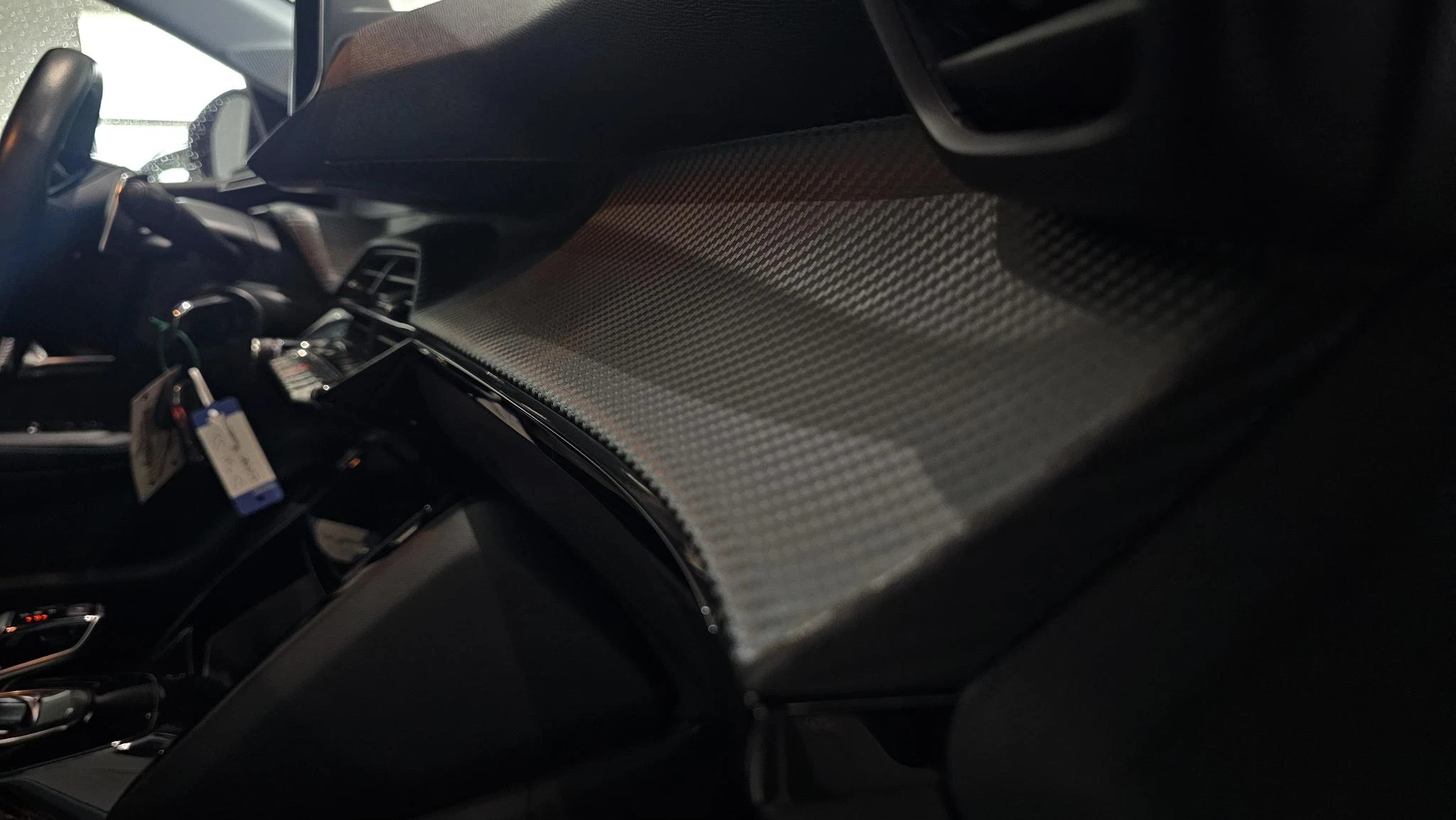 Peugeot-208-image-25