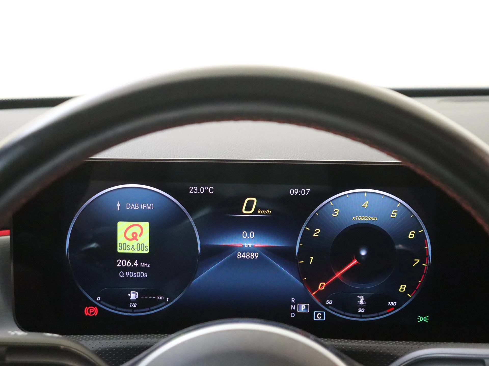 Mercedes-Benz-CLA-image-10
